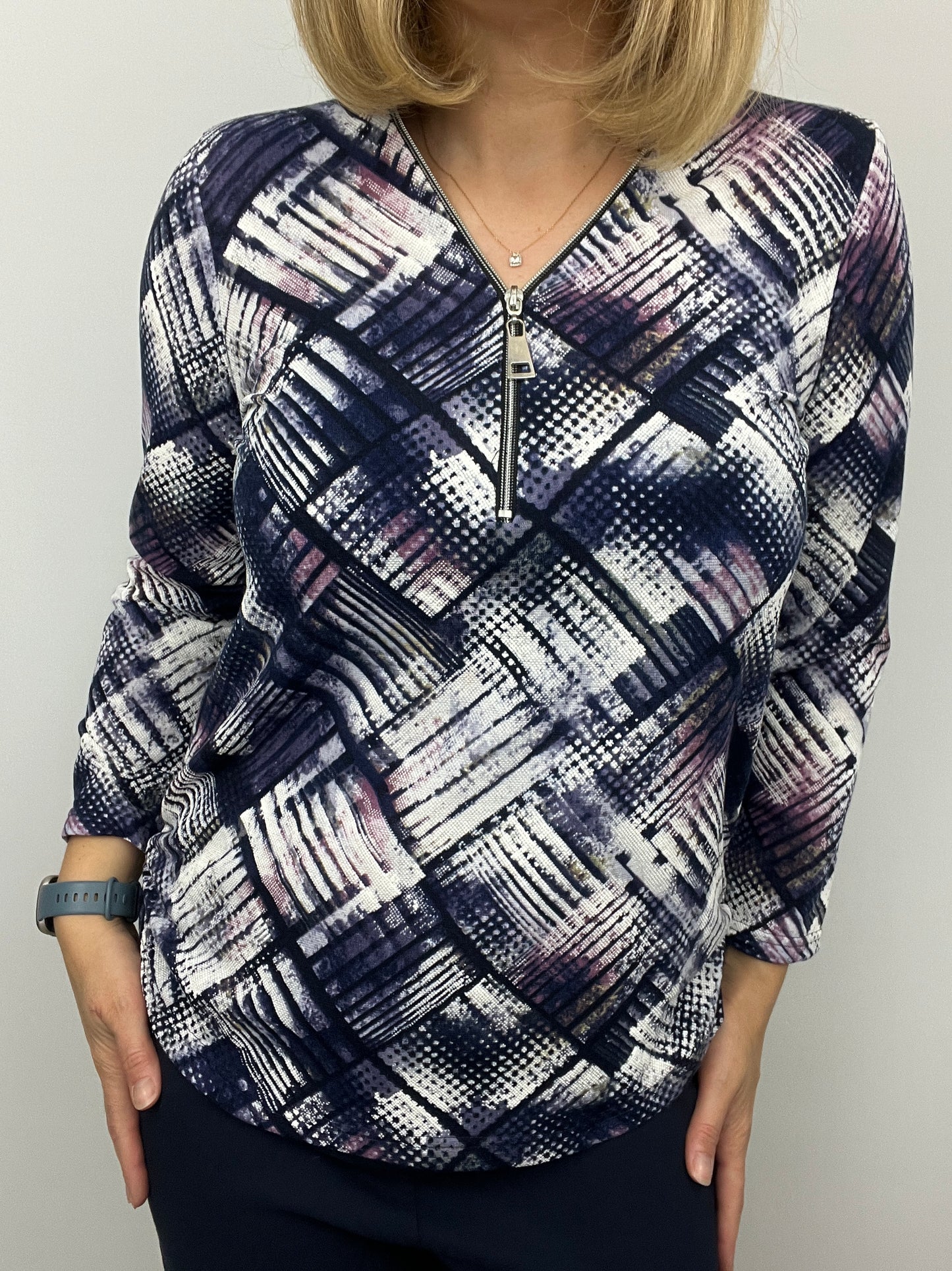 COLETTE fine knit zip top