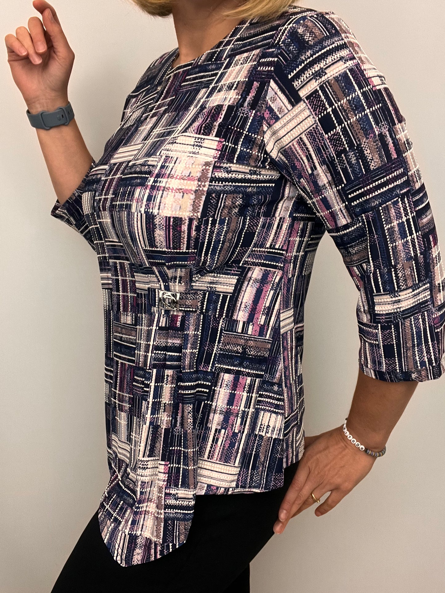 VIOLA round neck top with dipped hem