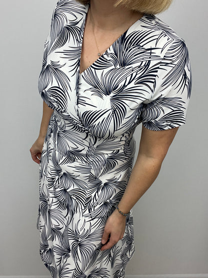 LAYLA A-line dress with wrap-up style v-neck