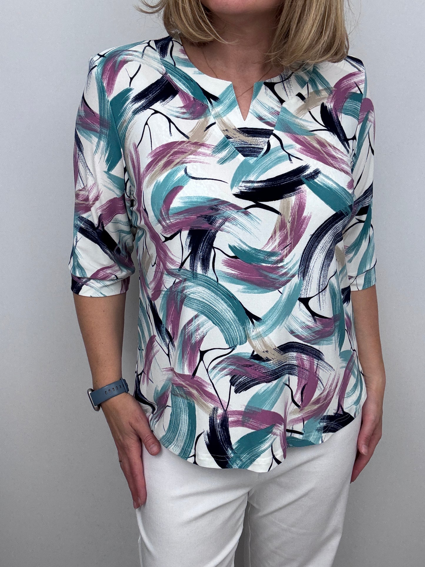 BELLA top with mini v-neck
