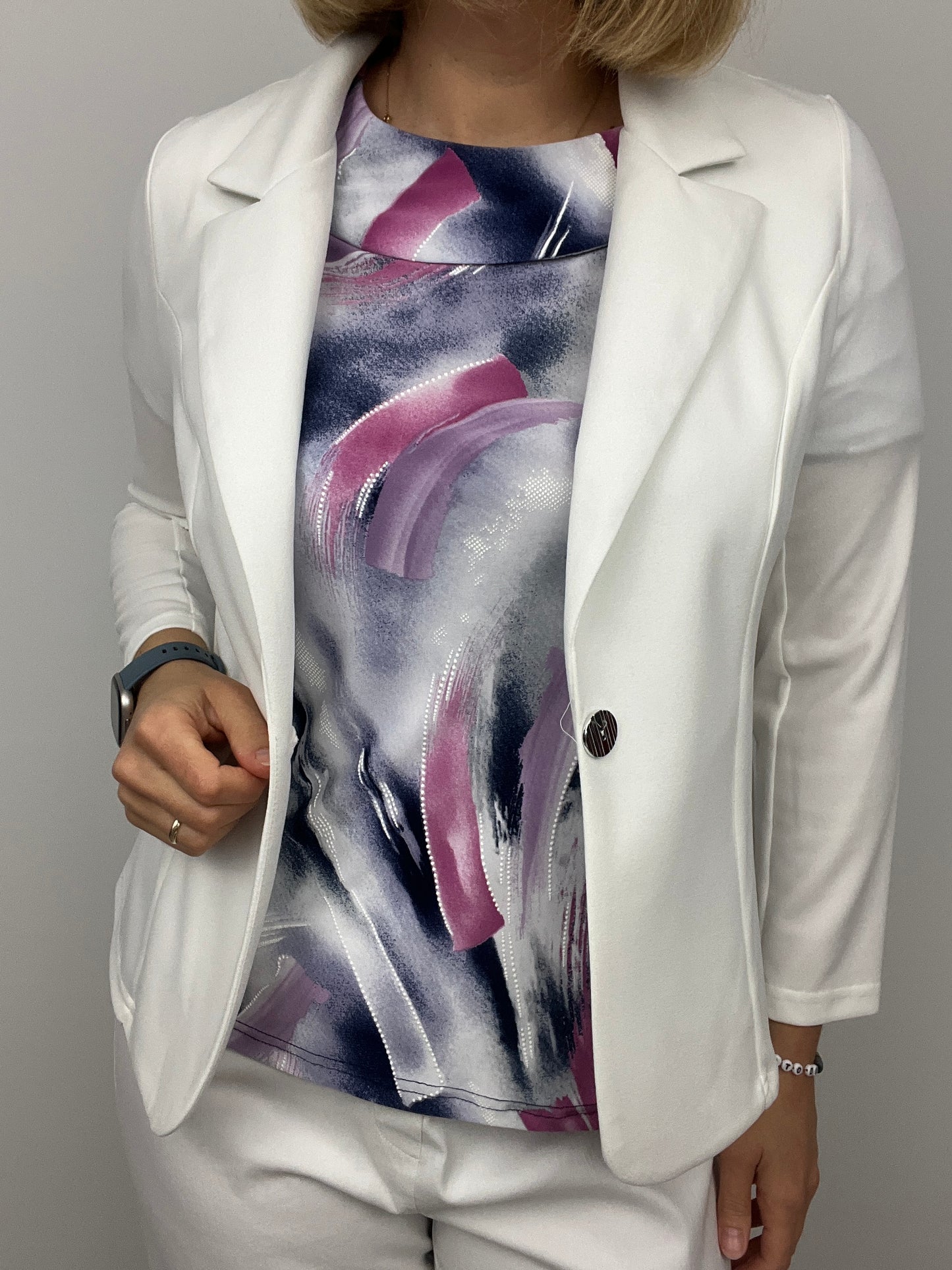 Cream fabric jacket with lapel collar