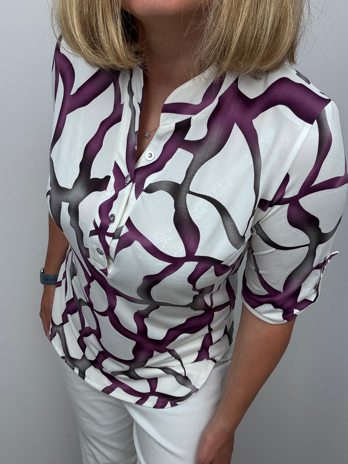 MARGARET stand-up collar blouse