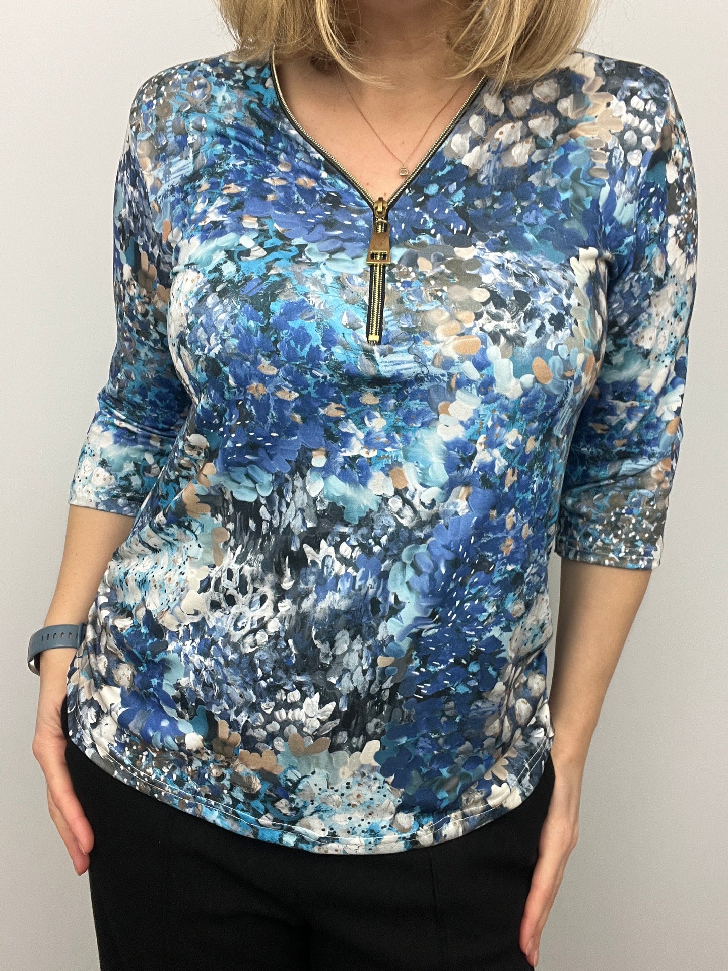 ELSA 3/4 sleeve zip top