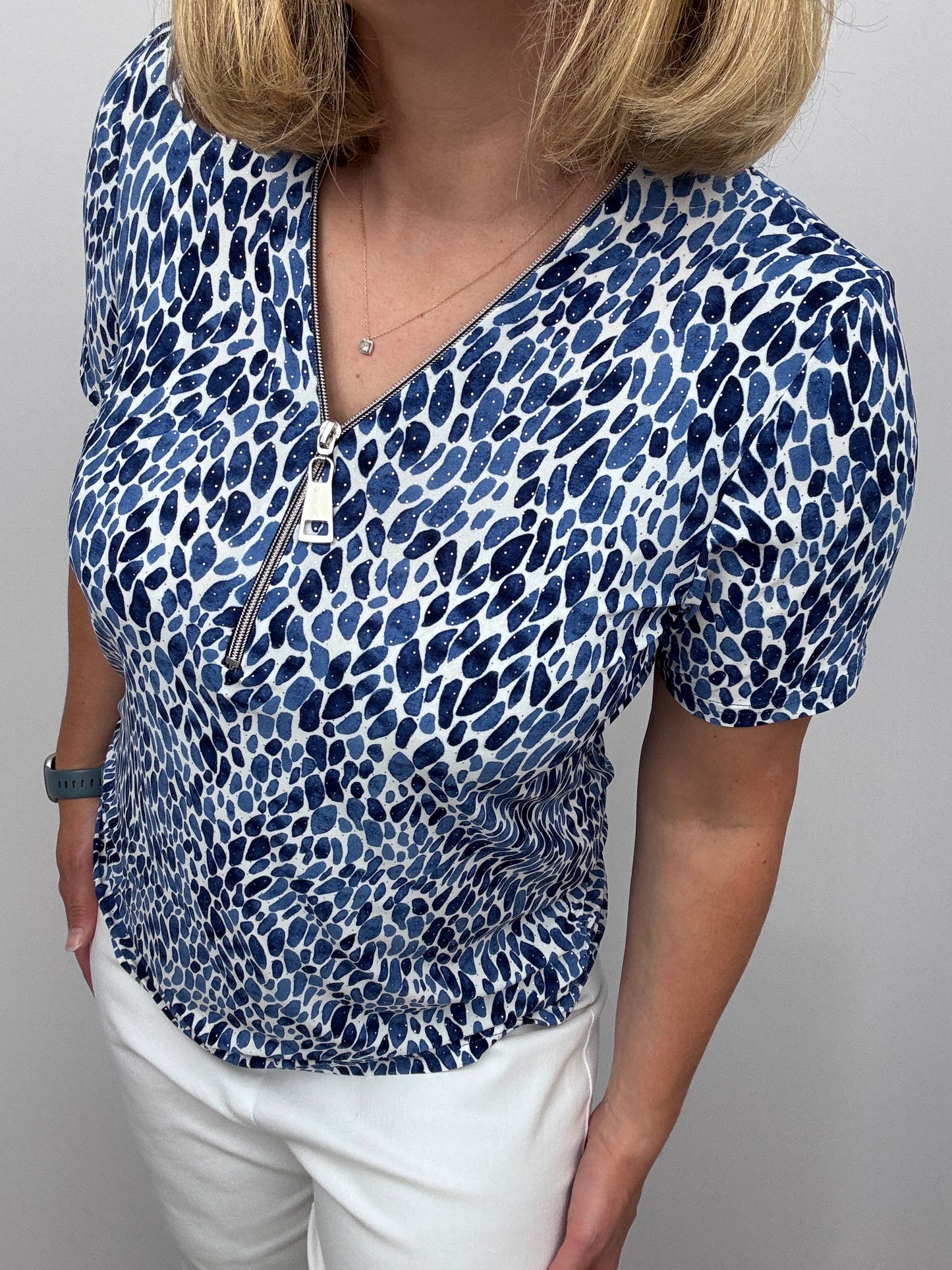 ASTRA short sleeve zip top