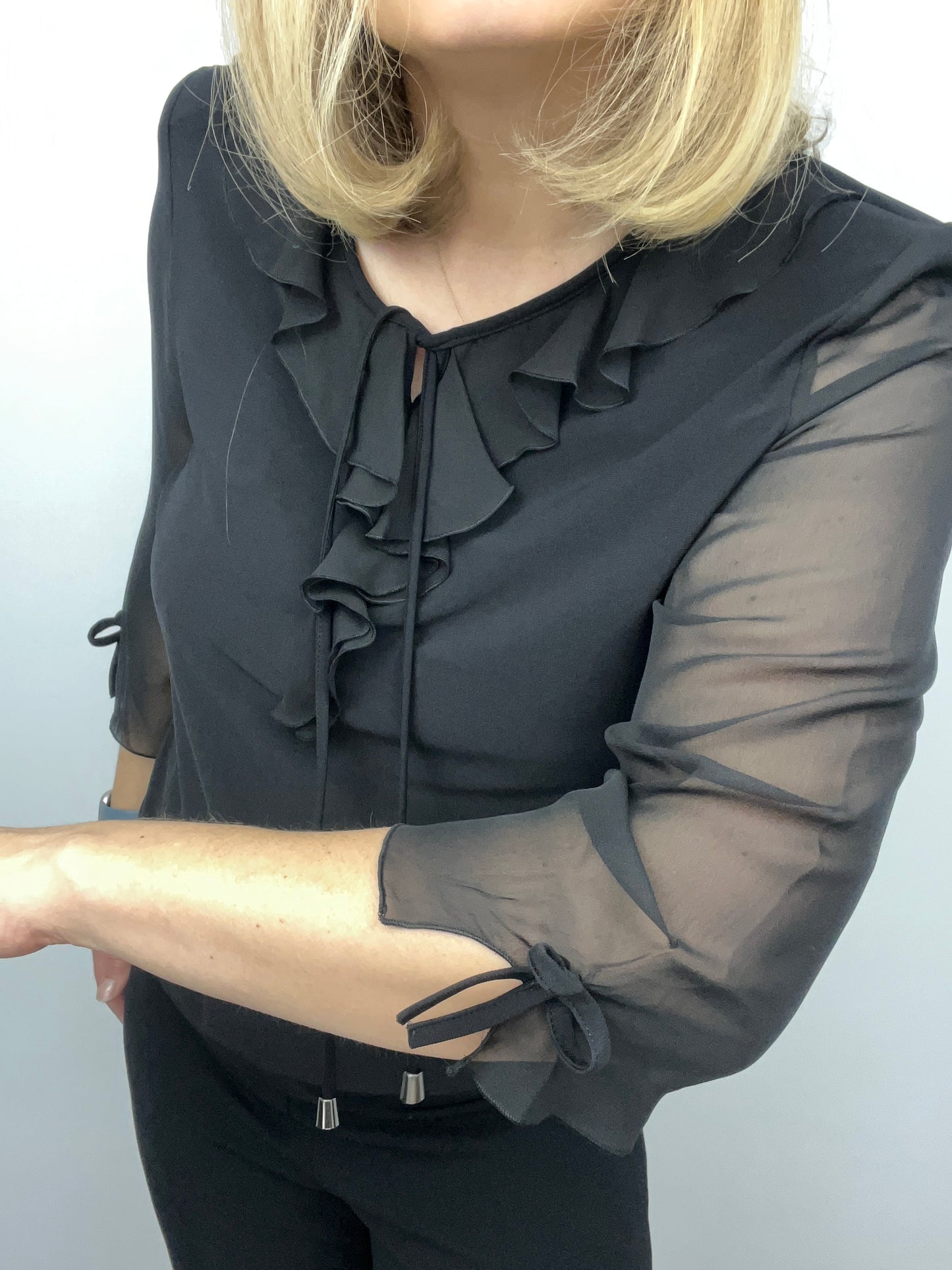 Nora ruffle top black