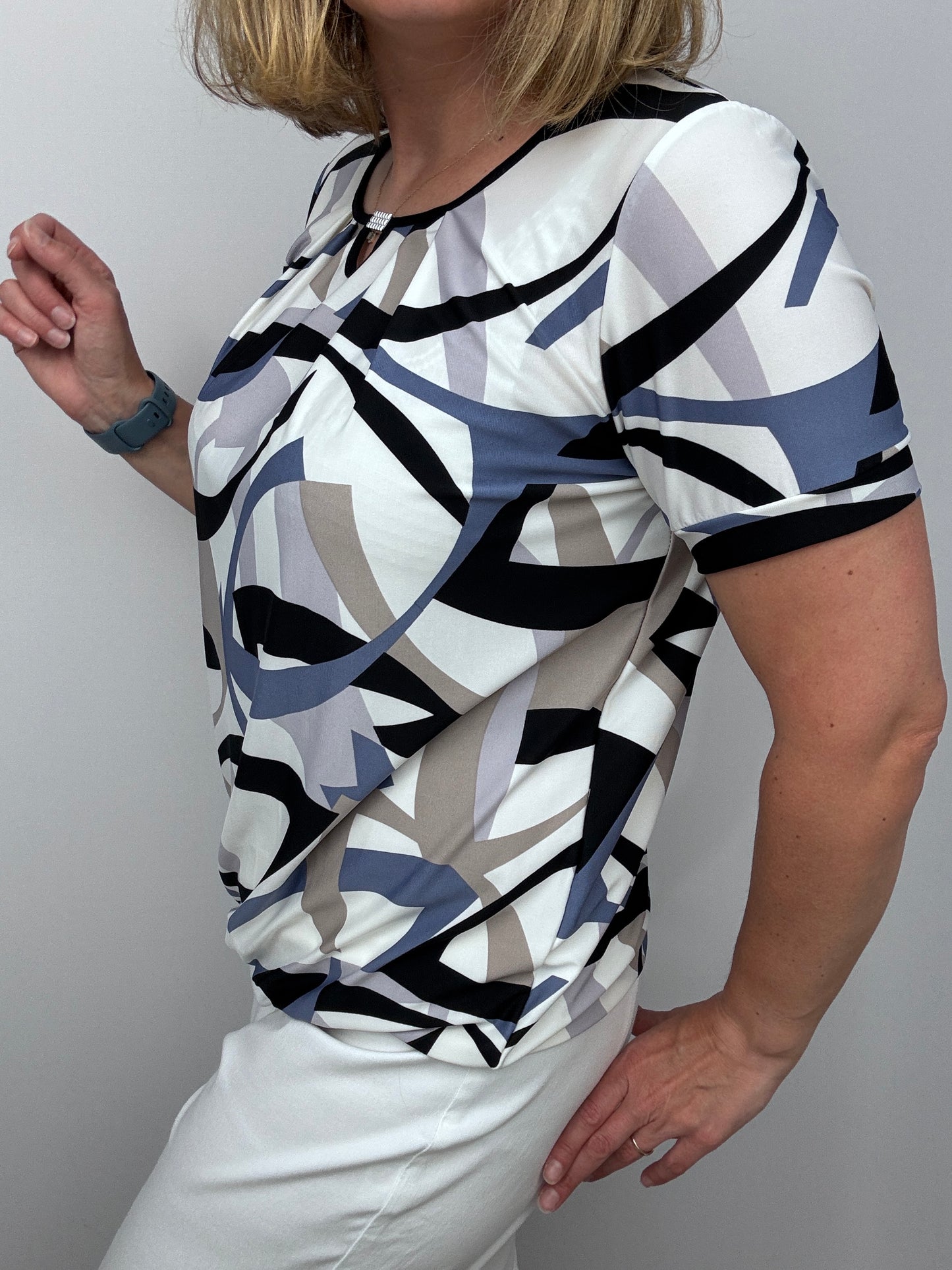 CELESTE top with gently elasticated hem