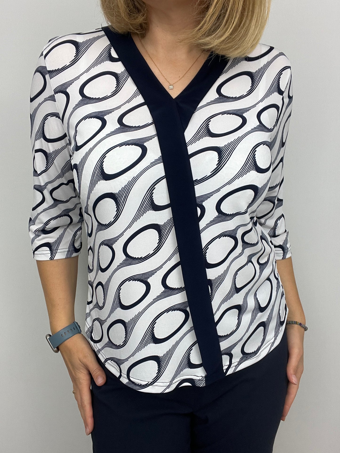 GABRIELLE v-neck top