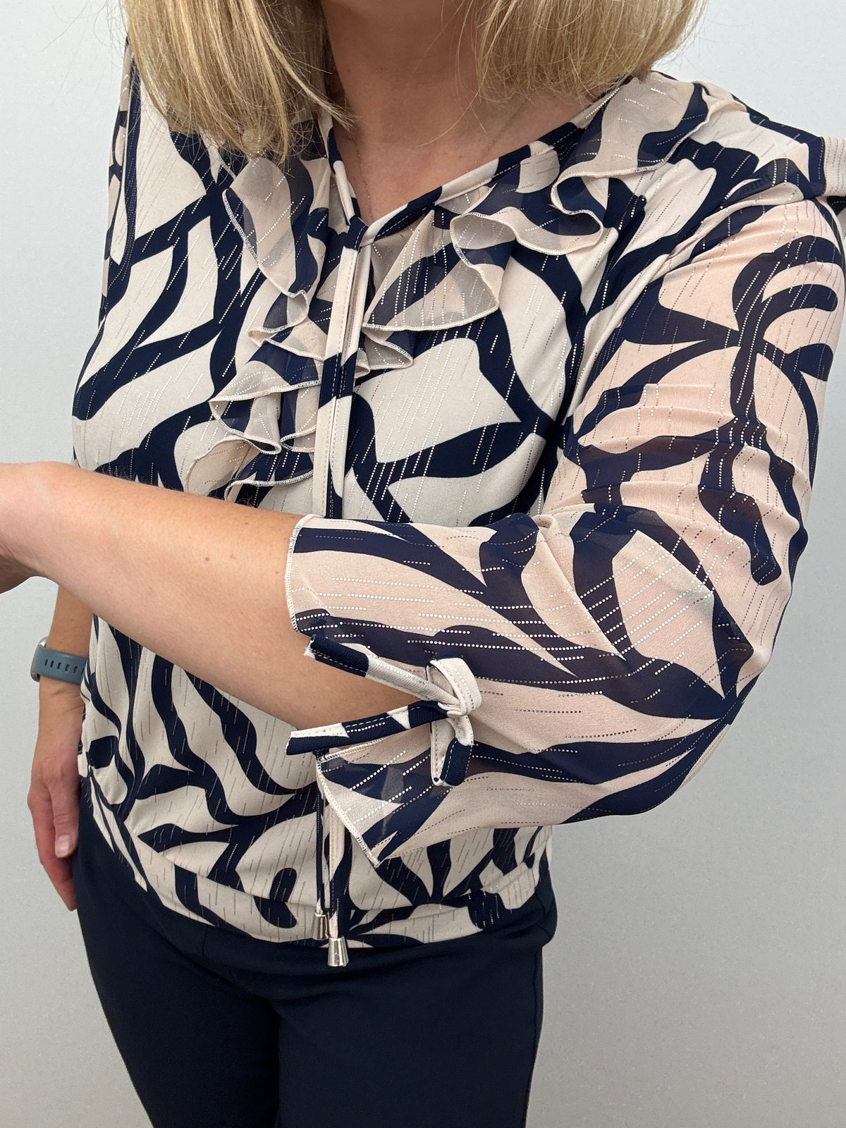 MERCY navy/beige ruffle top