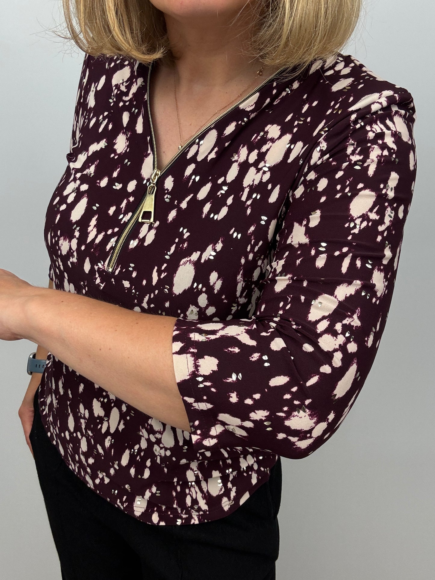 KIM burgundy 3/4 sleeve zip top