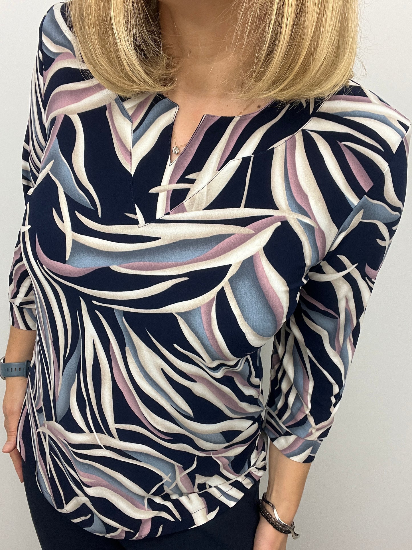 ADELAIDE top with mini v-neck