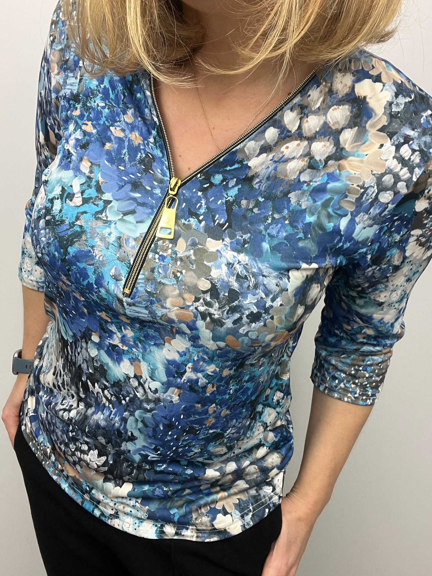 ELSA 3/4 sleeve zip top