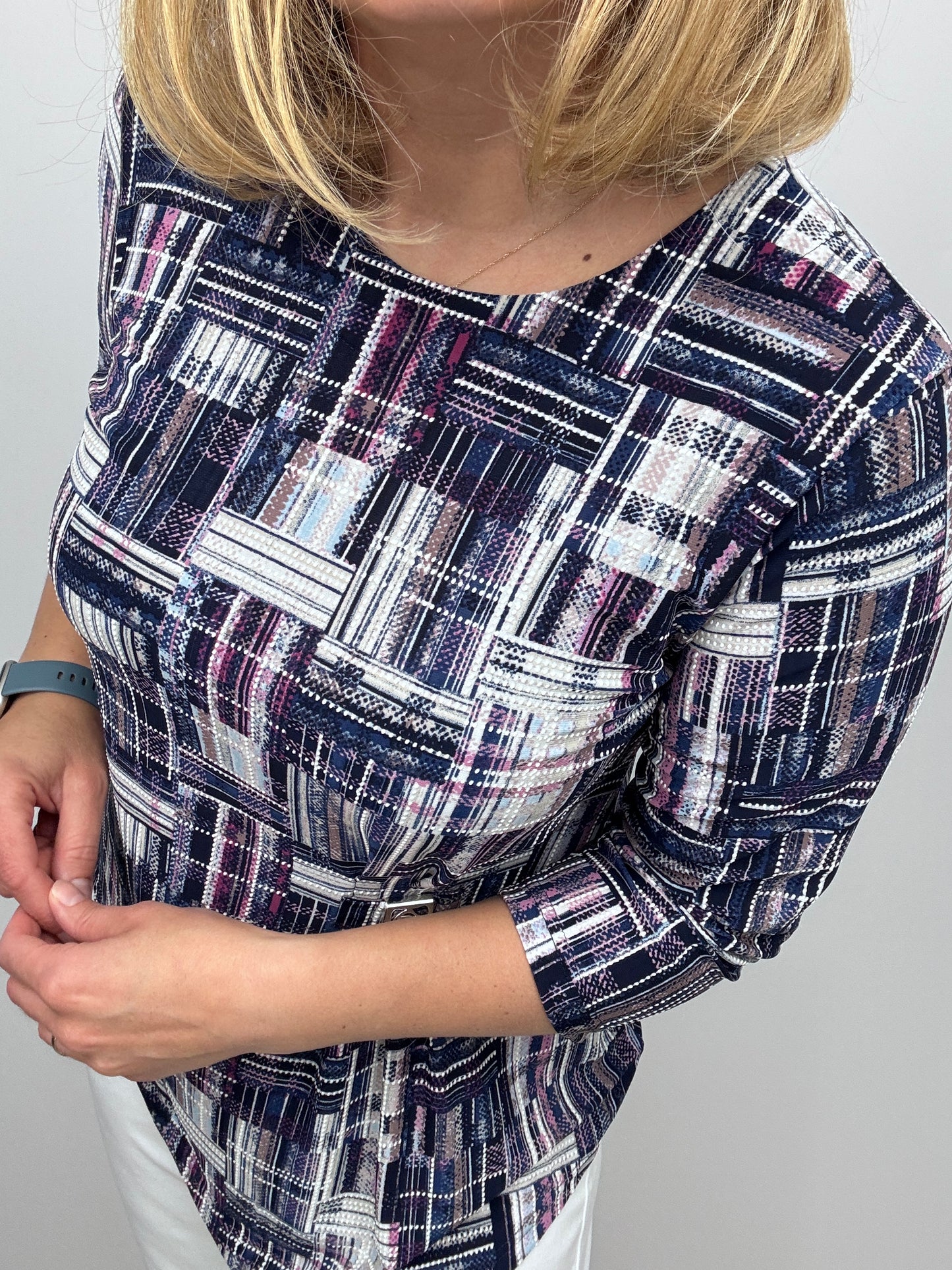VIOLA round neck top with dipped hem