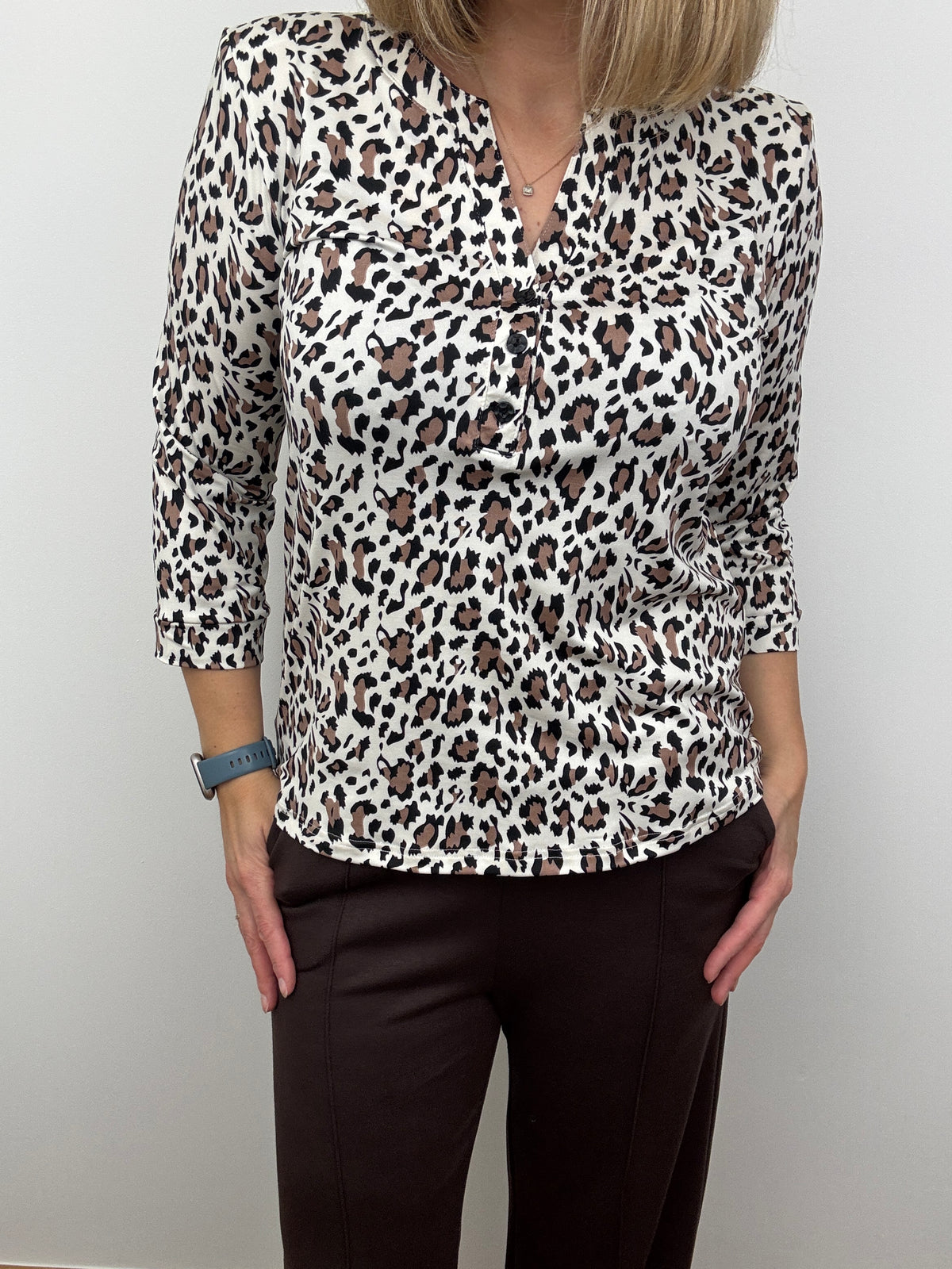 TRINITY animal print V-neck top with 3 buttons