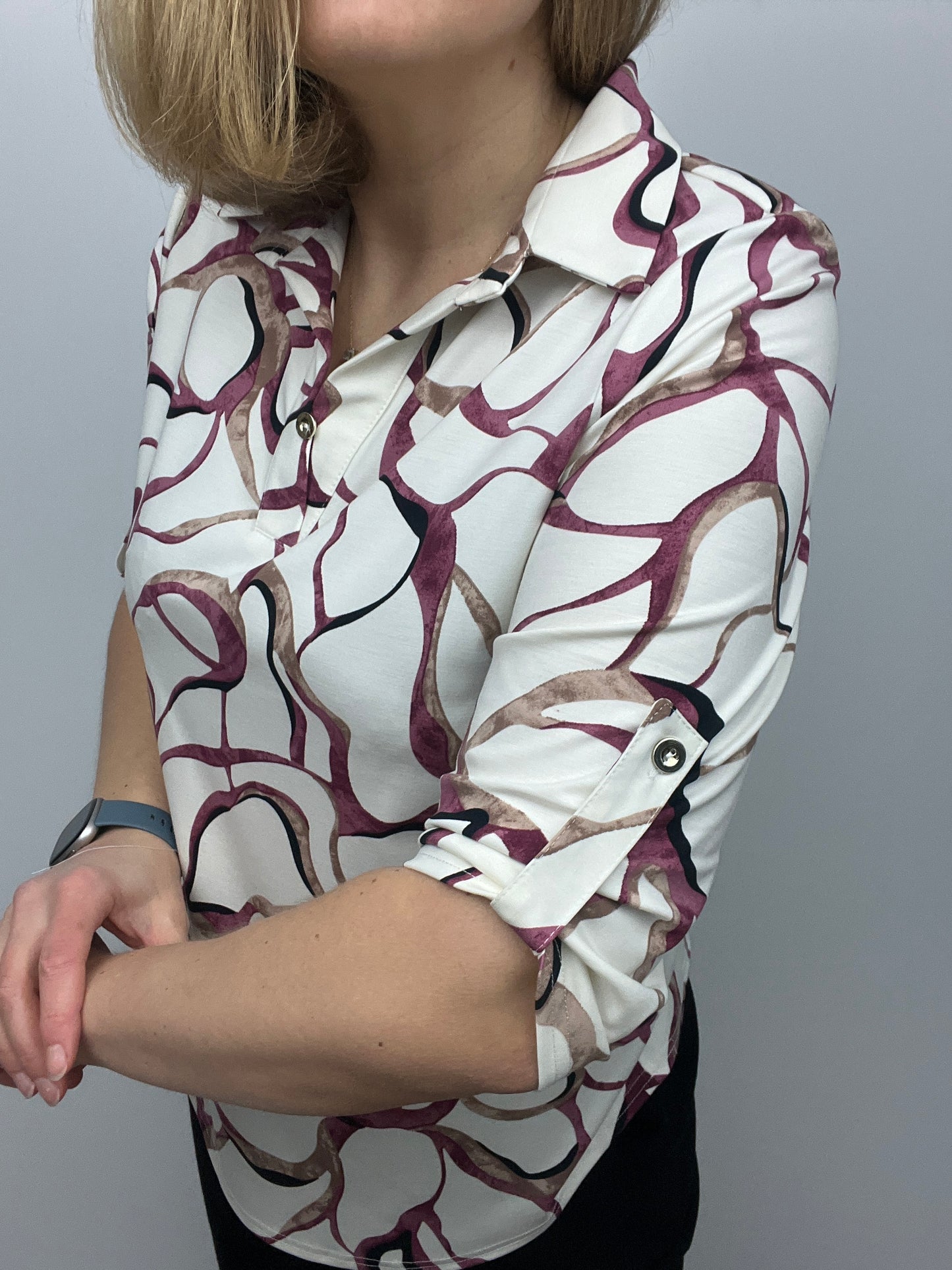 BARBARA top with collar and V-neckline