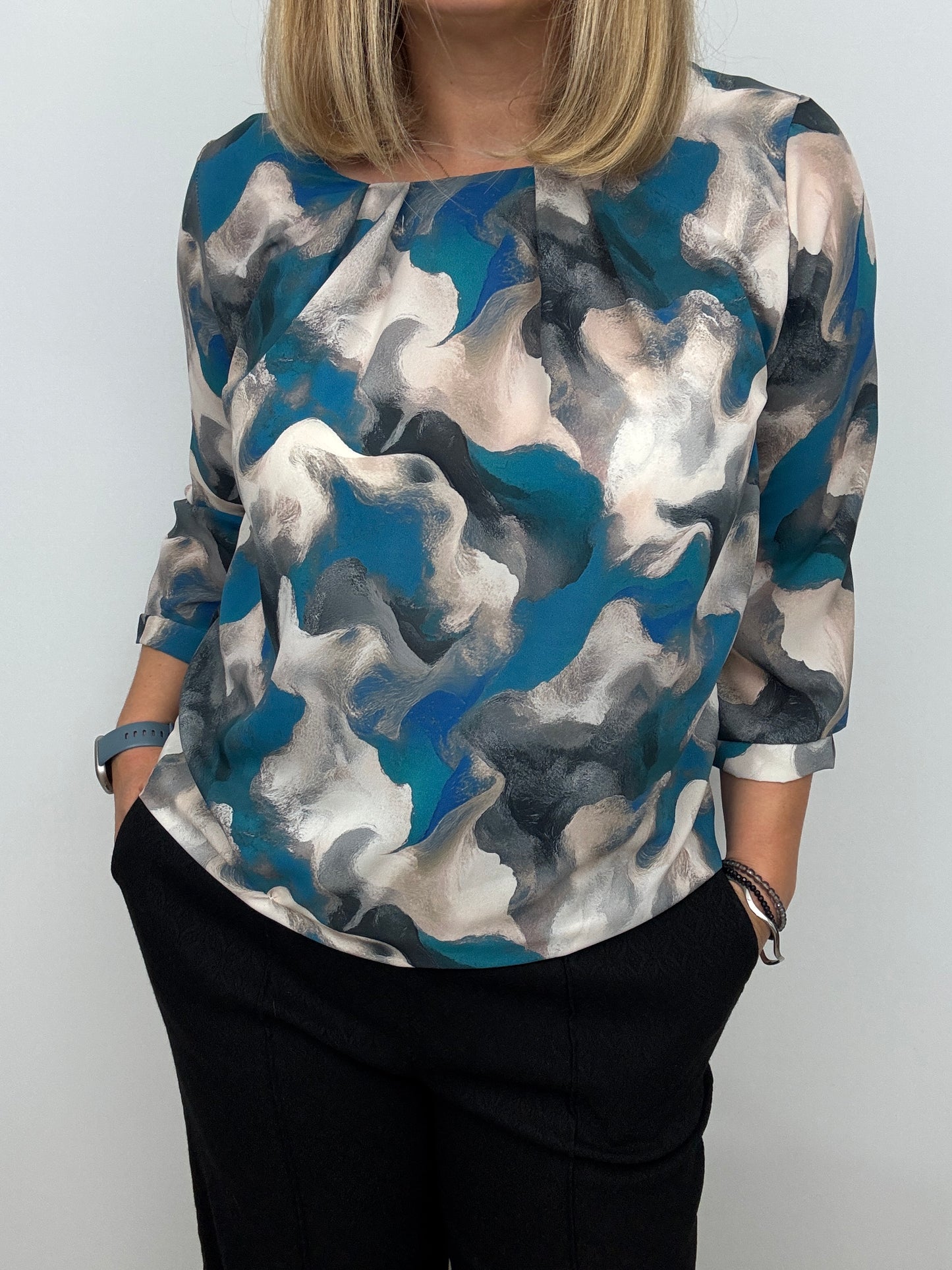 EMILY top with gently elasticated hem