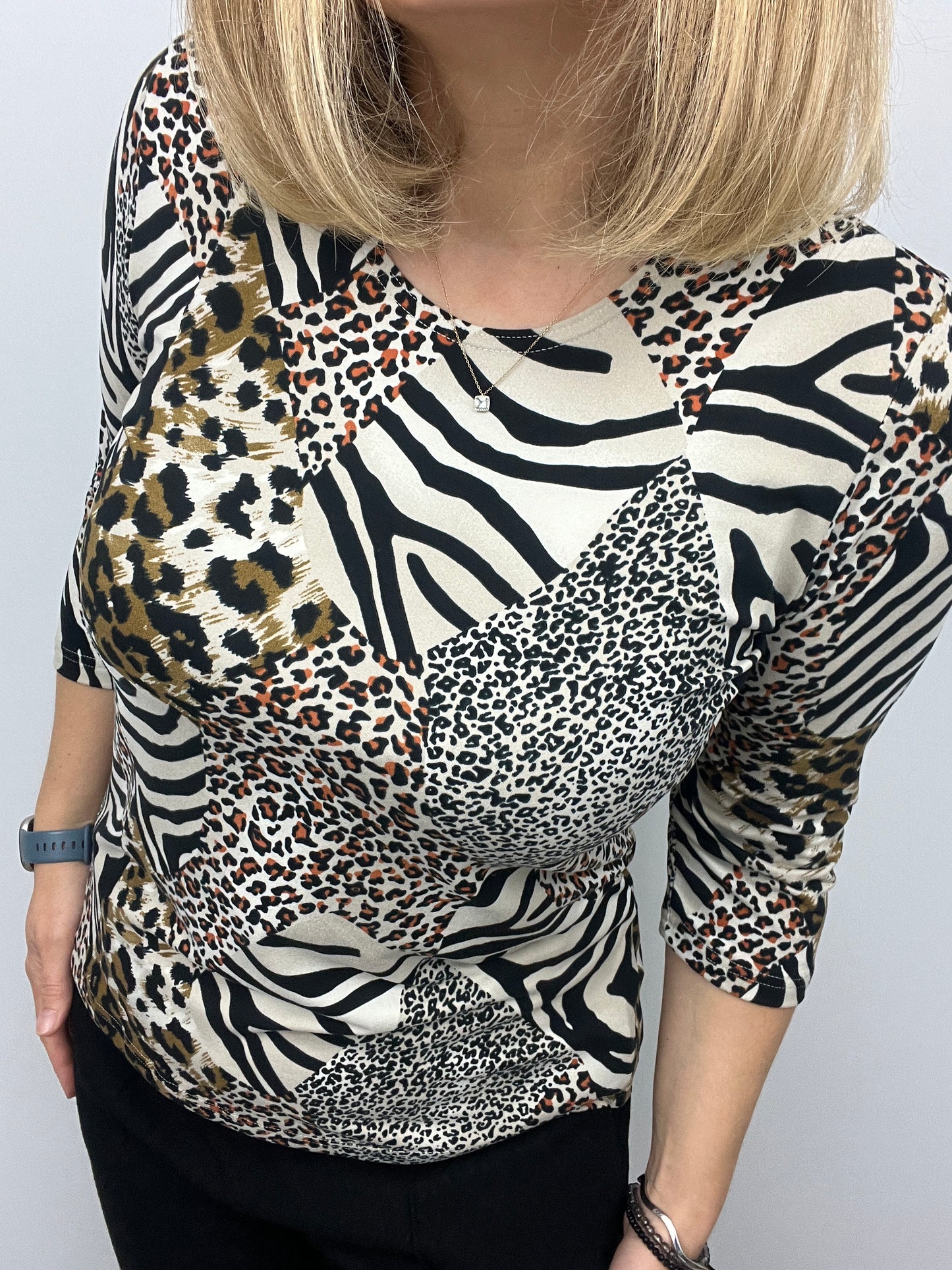 SIENNA peachy feeling style top 3/4 sleeves