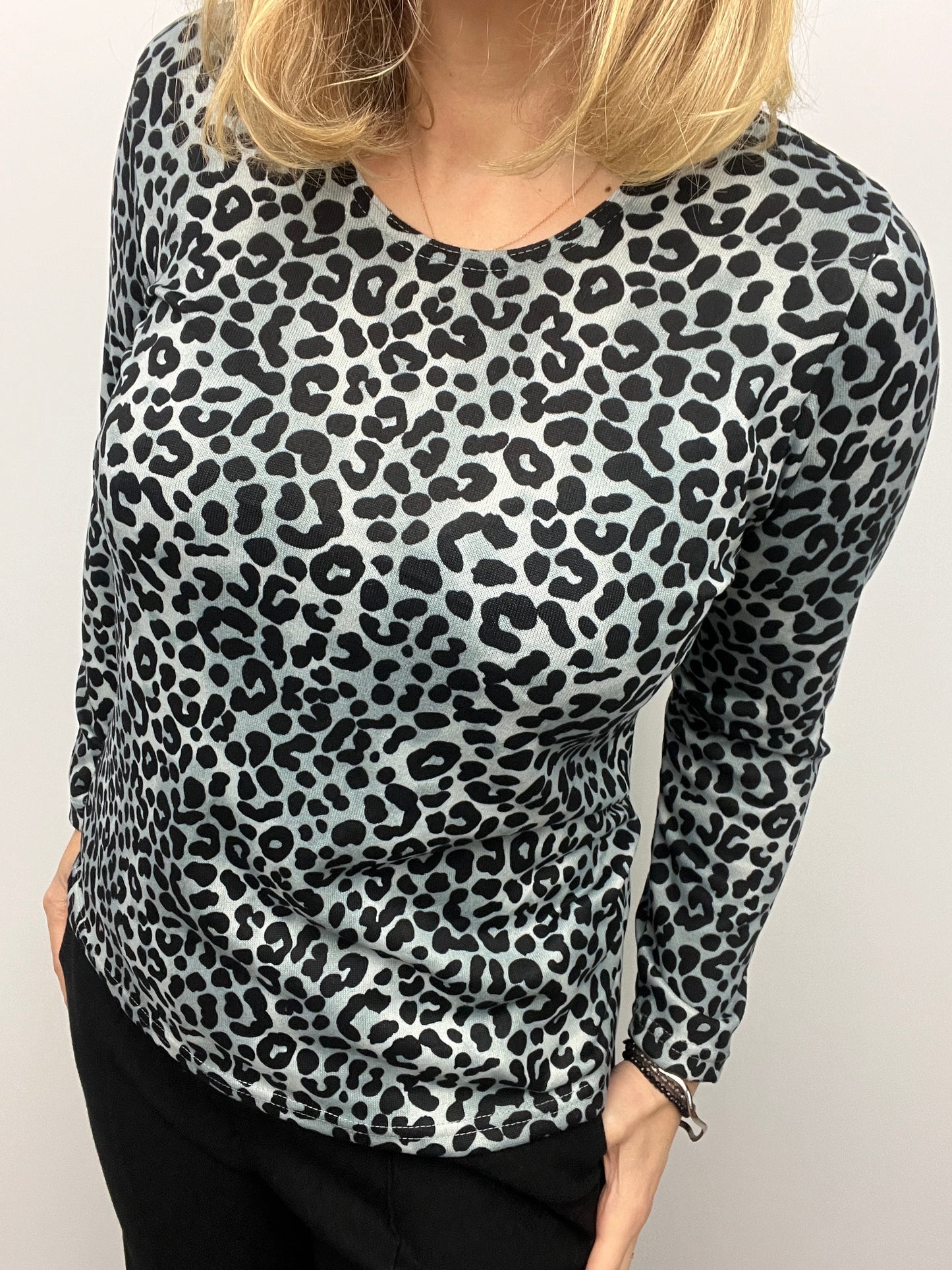 PAIGE fine knit style top long sleeve