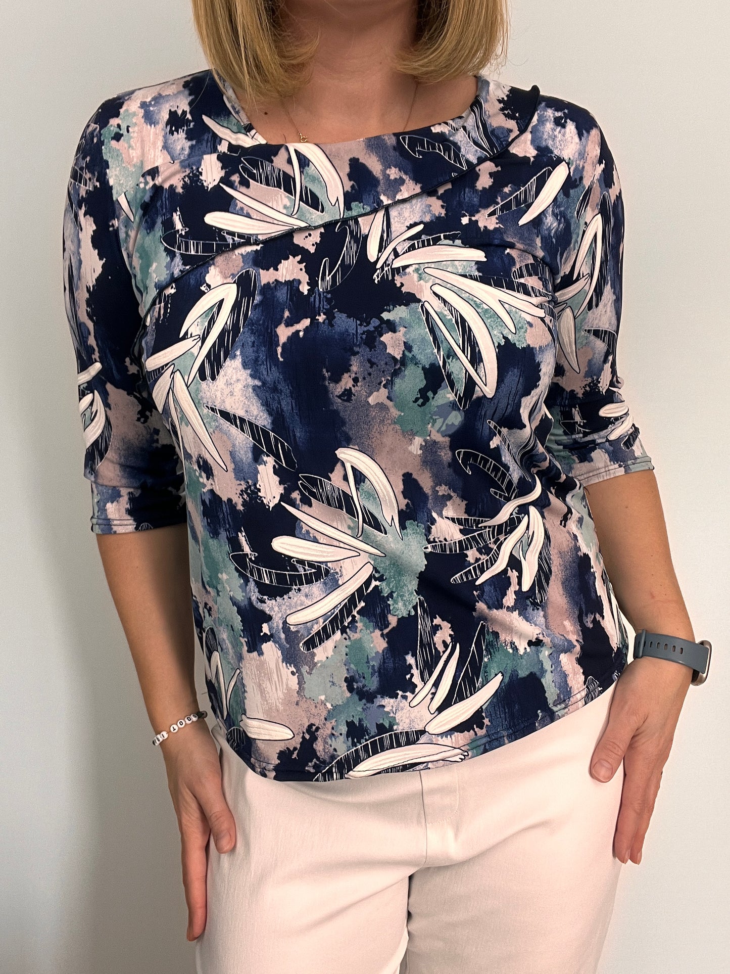 STACY top with turndown neckline