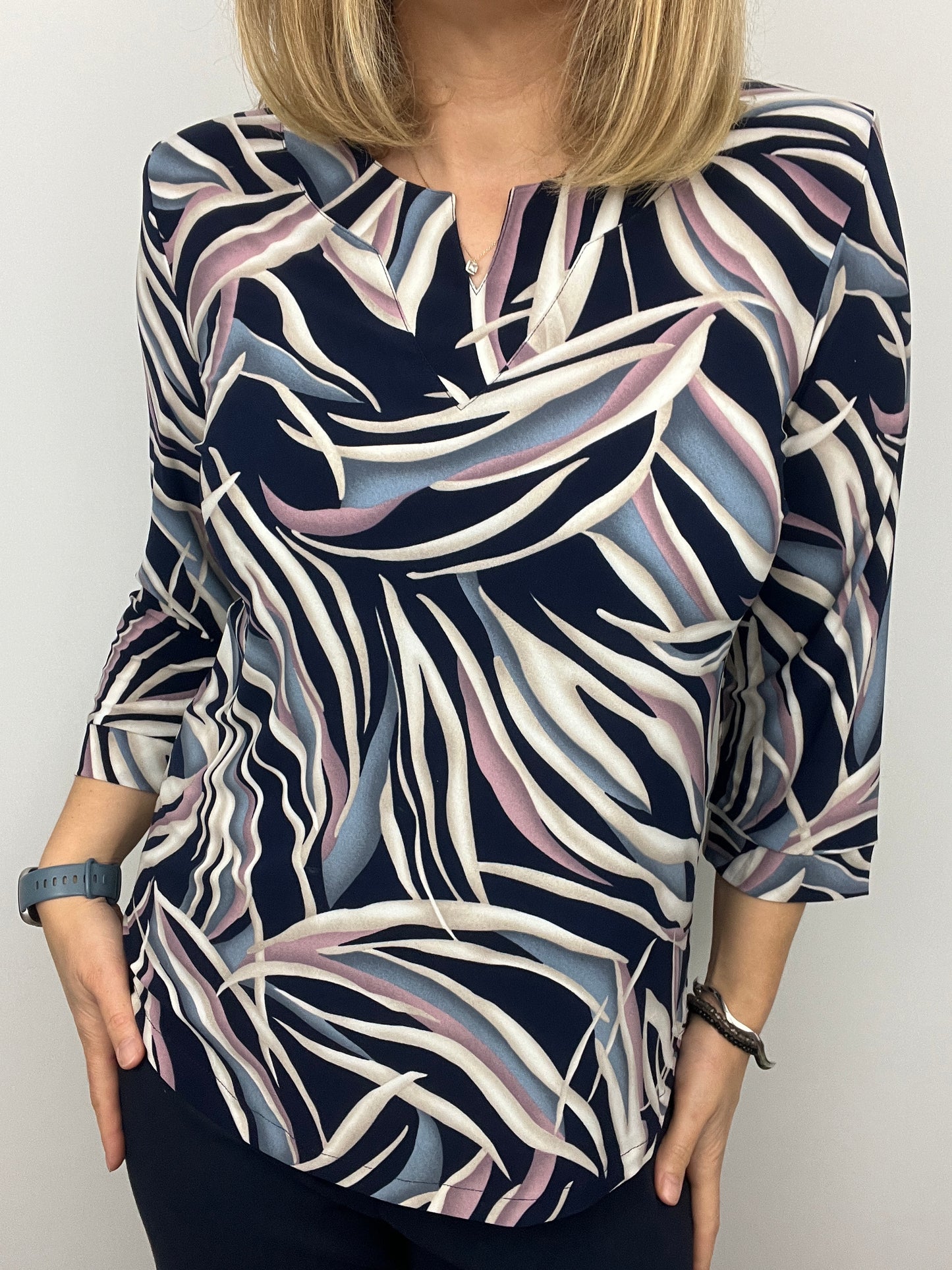 ADELAIDE top with mini v-neck