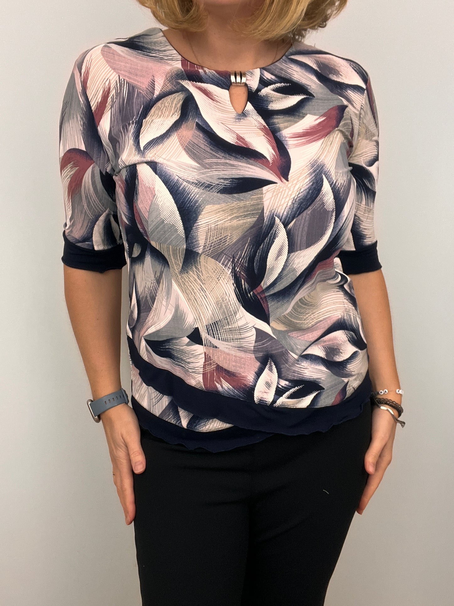 DANIELLE keyhole neckline top