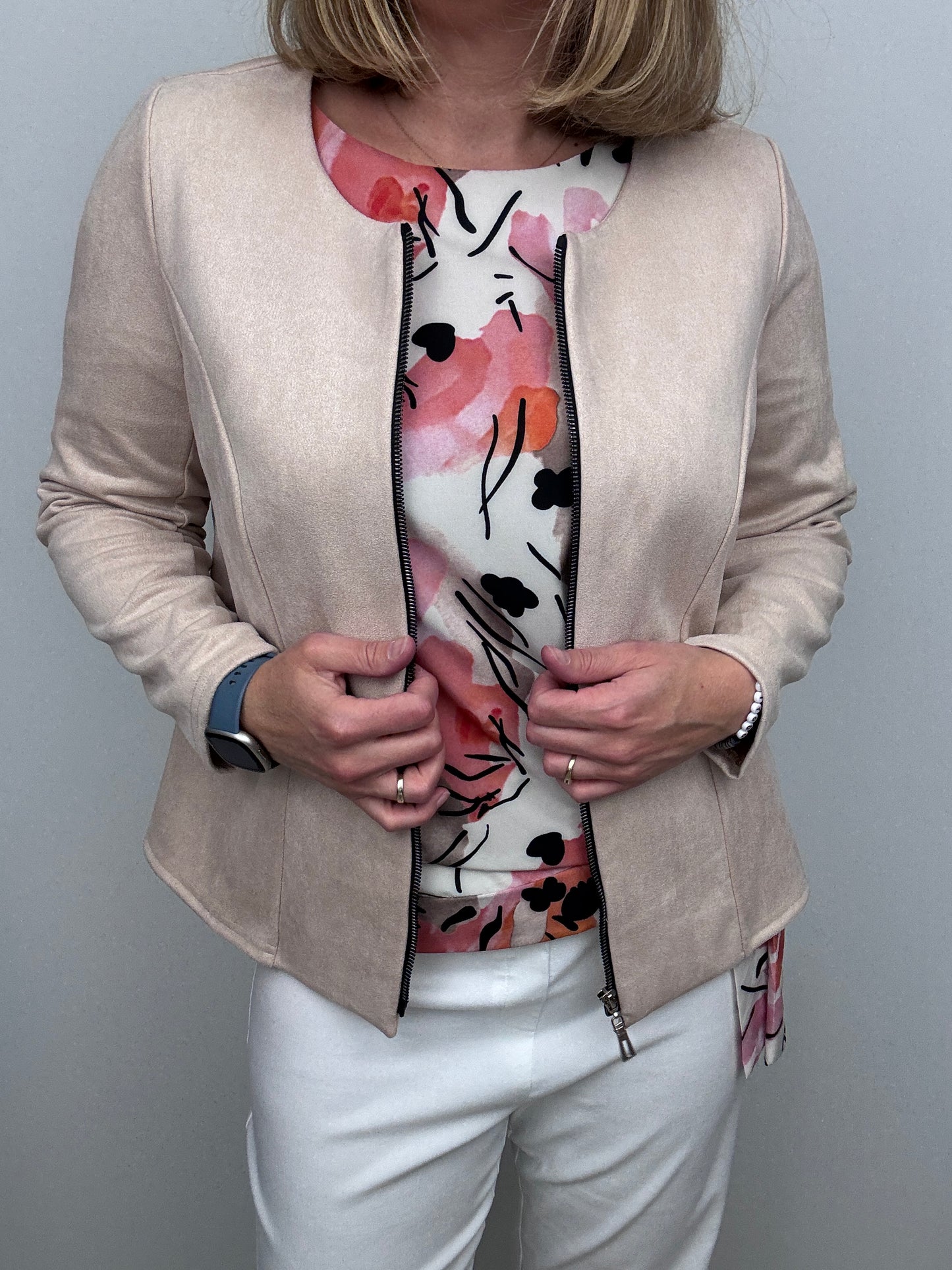 AMBER tie-side top