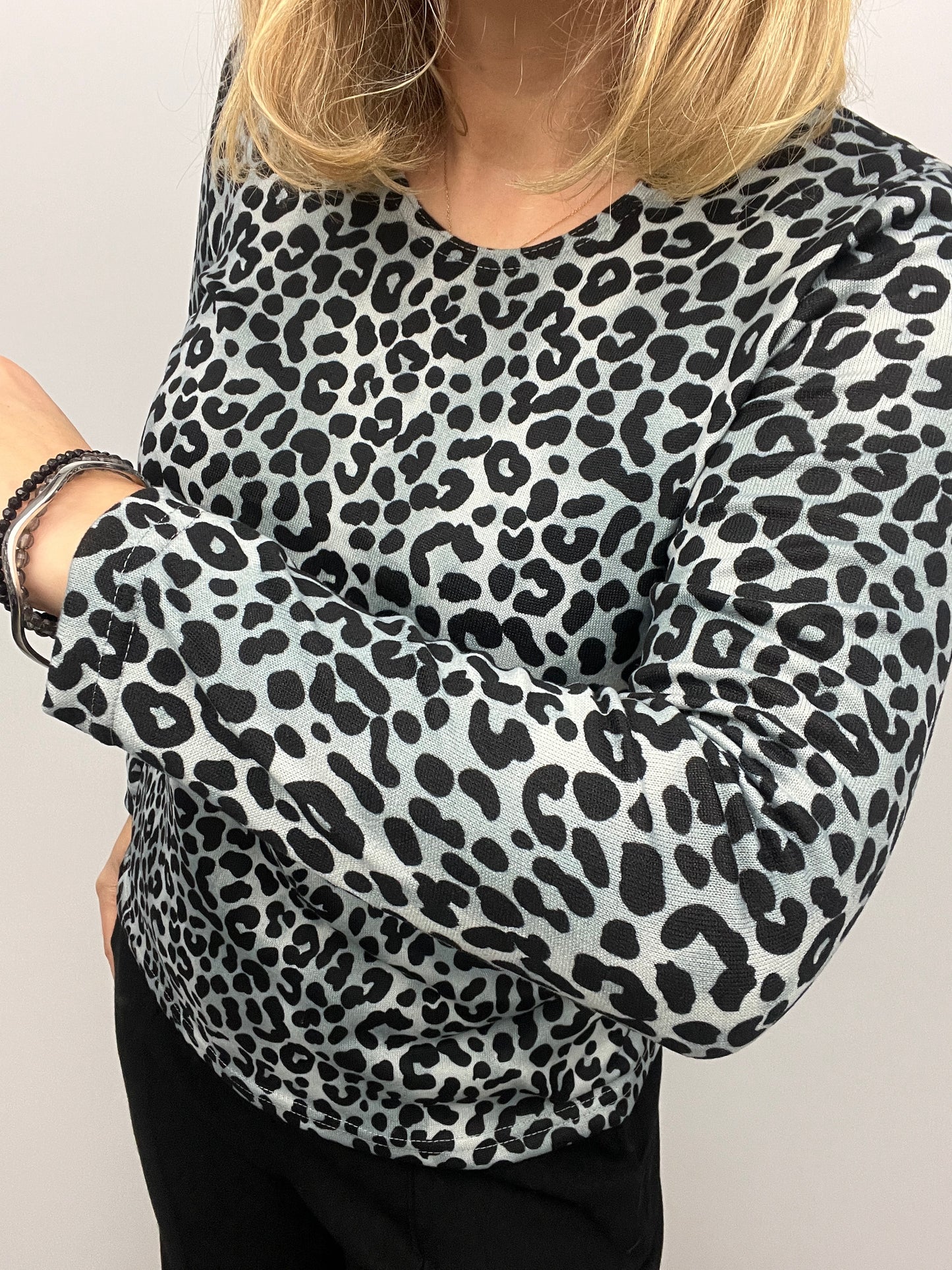 PAIGE fine knit style top long sleeve