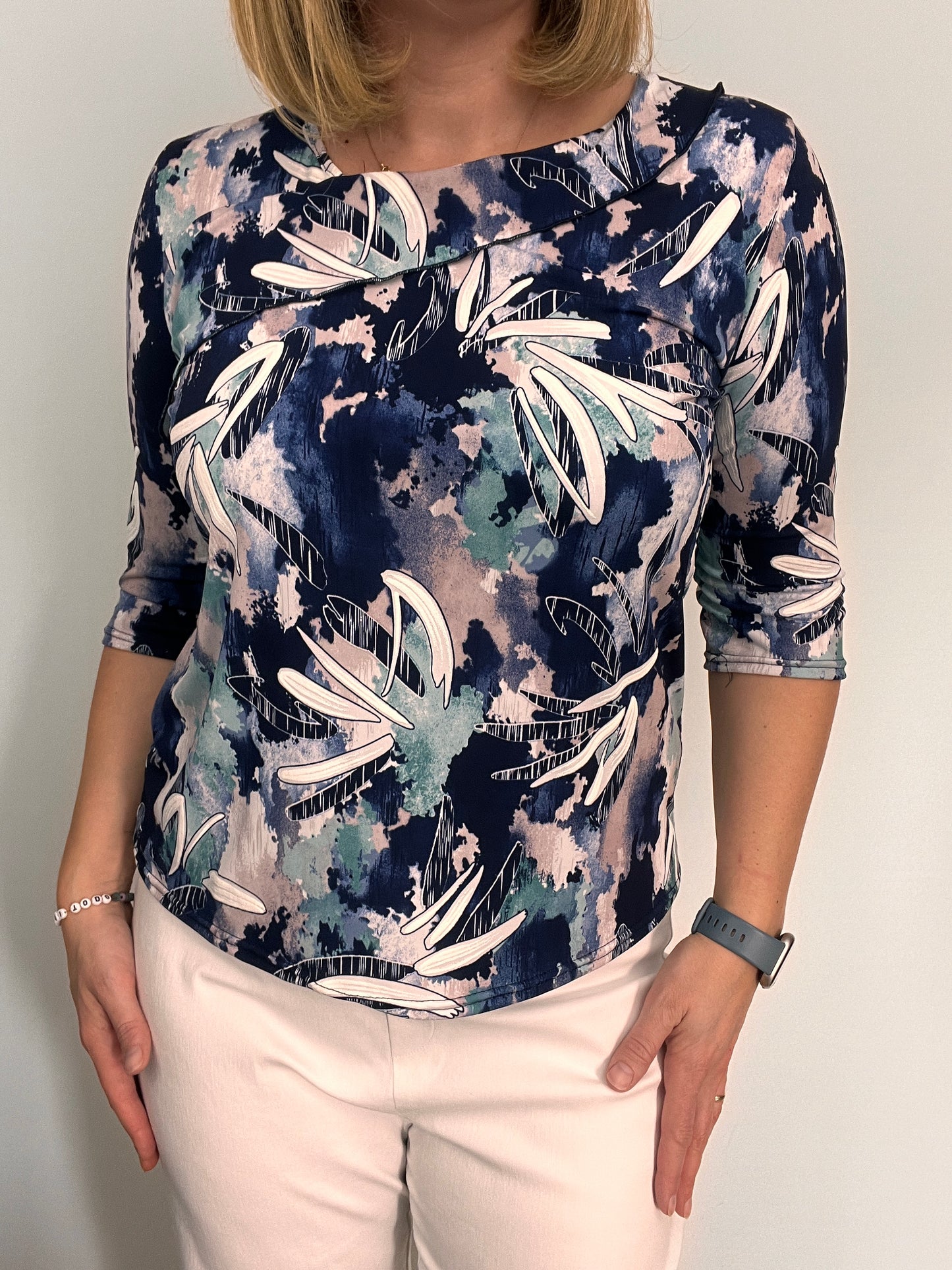 STACY top with turndown neckline
