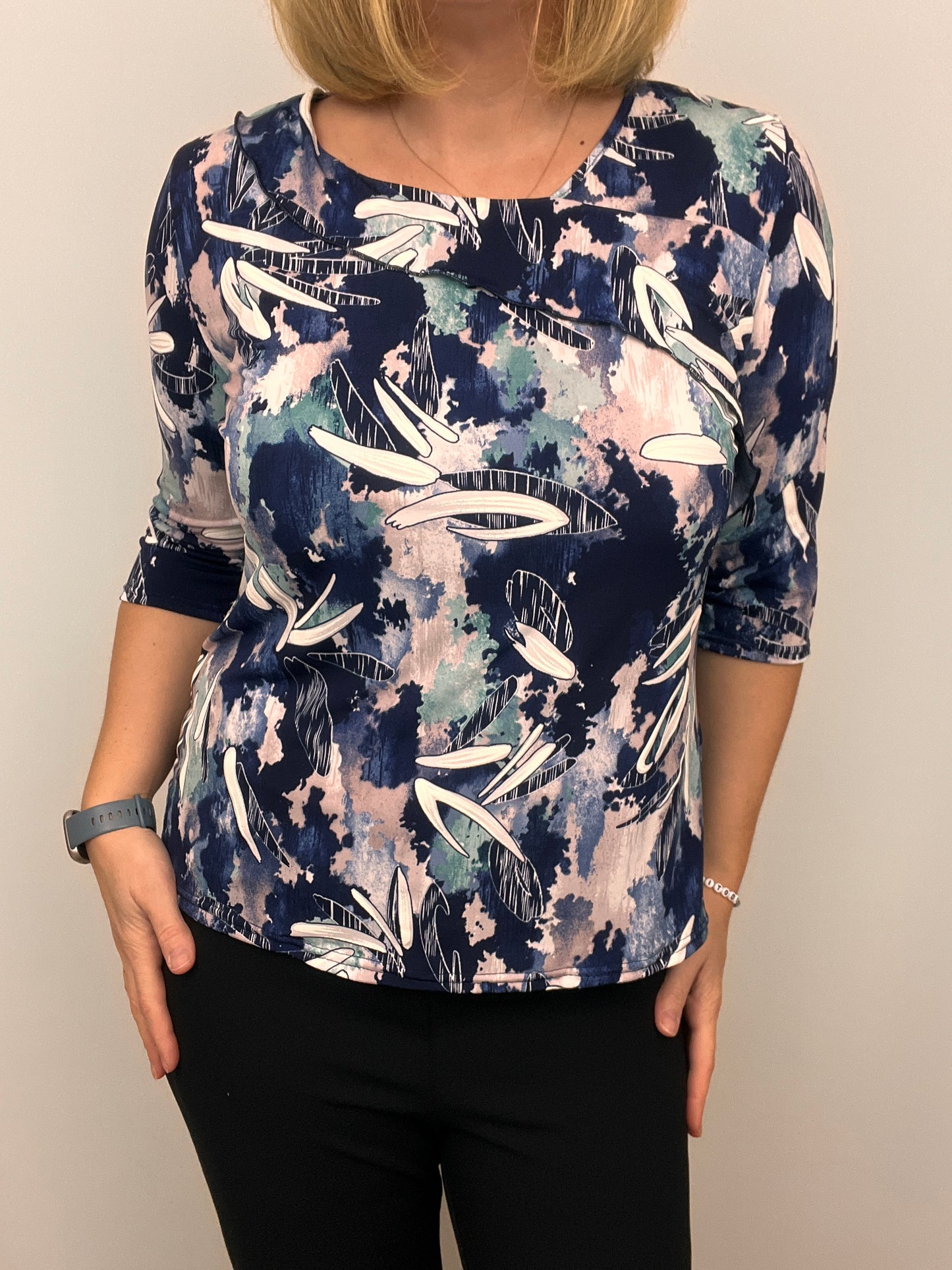 STACY top with turndown neckline