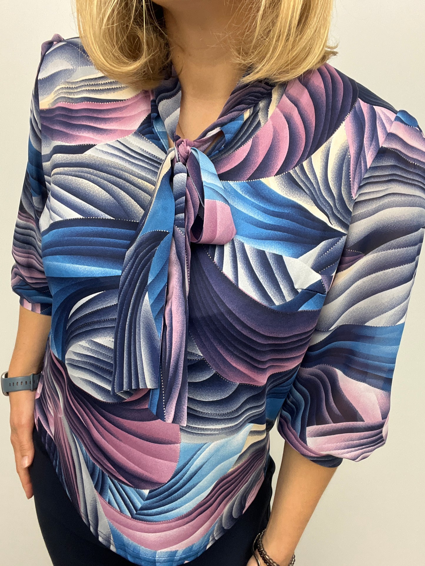 DOMINIQUE top with bow tie neck