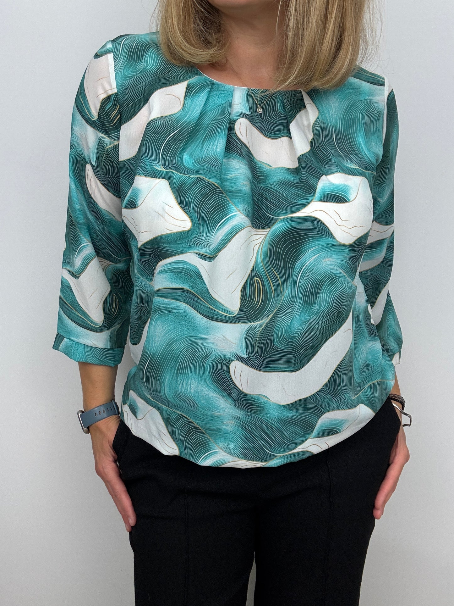 EVELYN top with gently elasticated hem