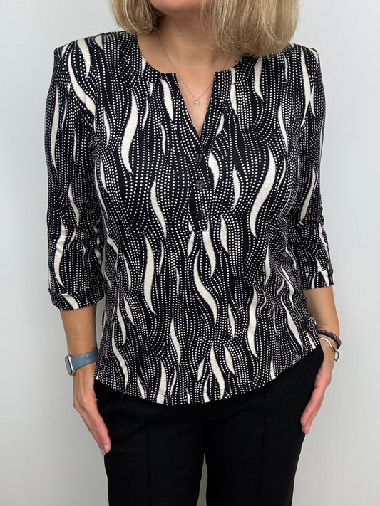 ANASTASIA V-neck top with 3 buttons