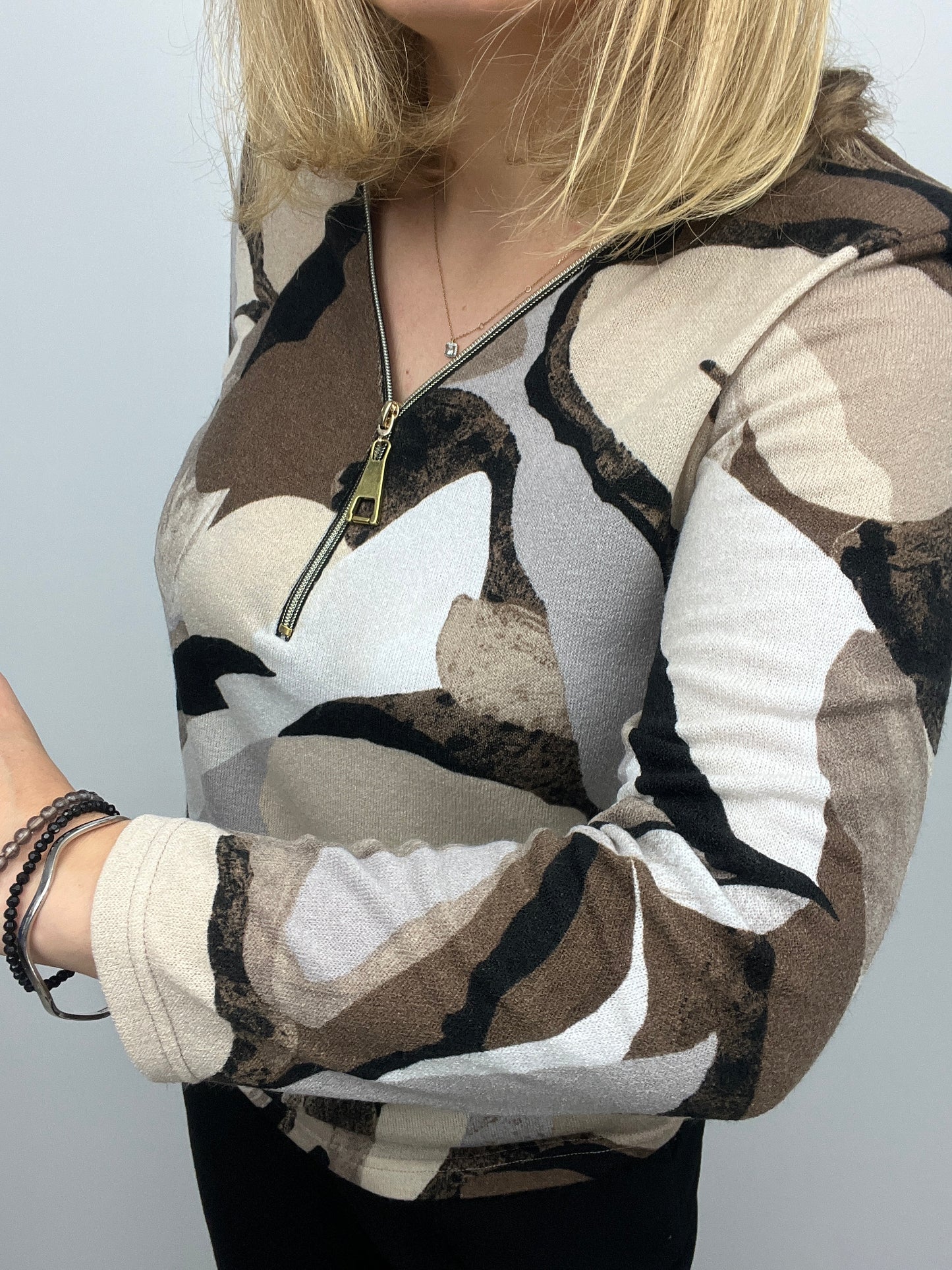 HONEY fine knit zip top