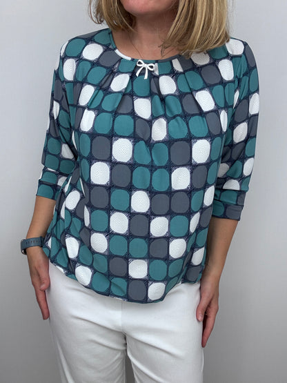 HOPE top with gently elasticated hem