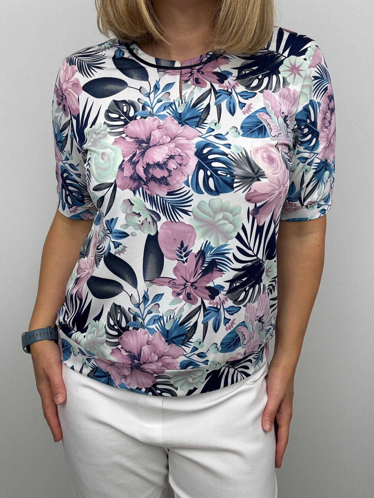 NANCY short sleeve top with wide band