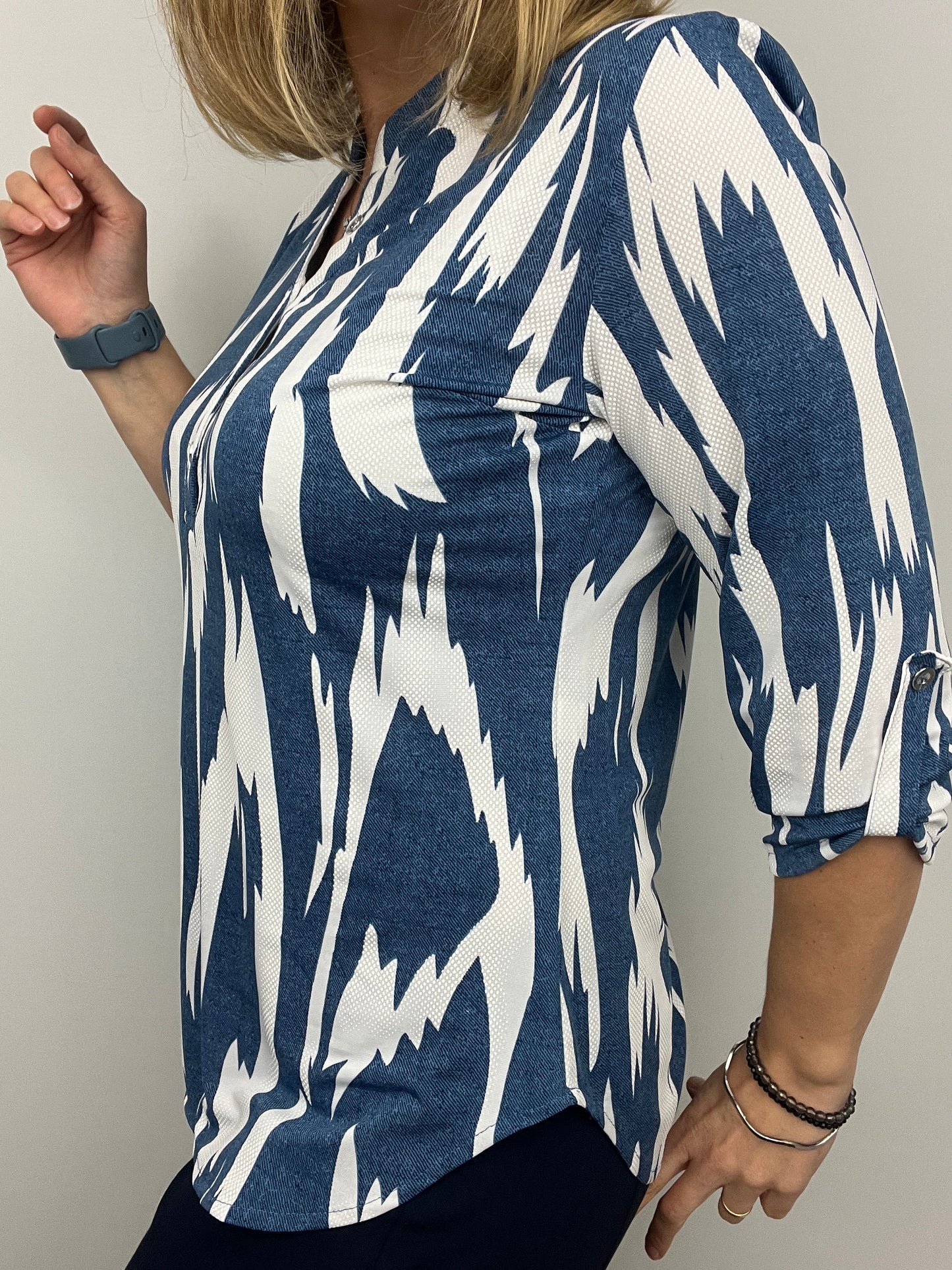 MATILDA stand-up collar blouse