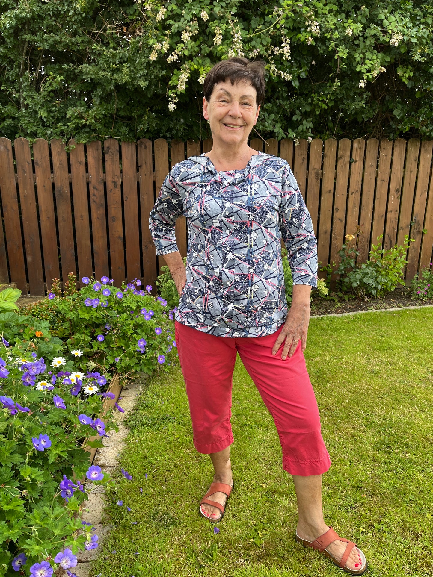 BETTY top with single frill neckline