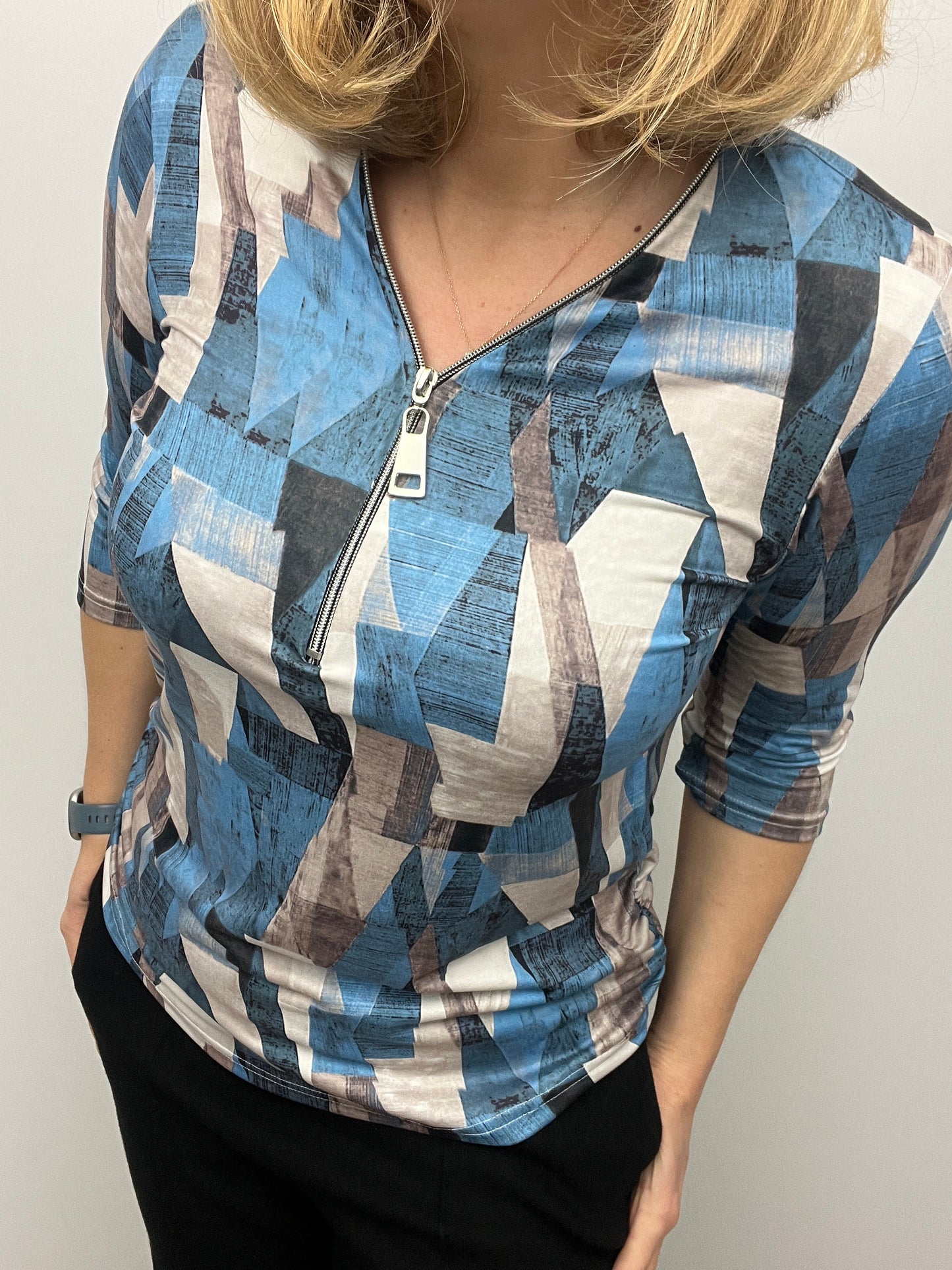 DORIS 3/4 sleeve zip top