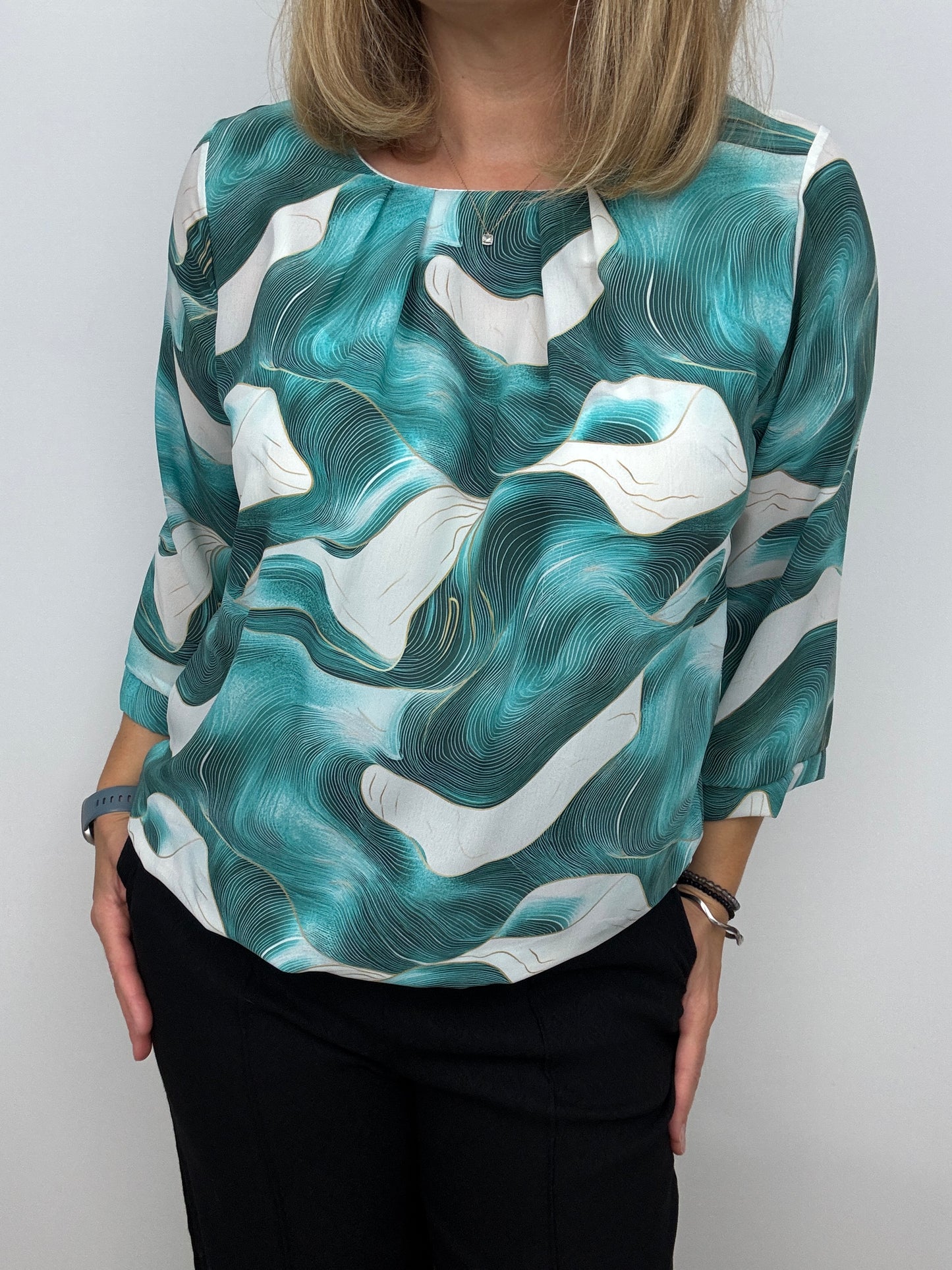 EVELYN top with gently elasticated hem