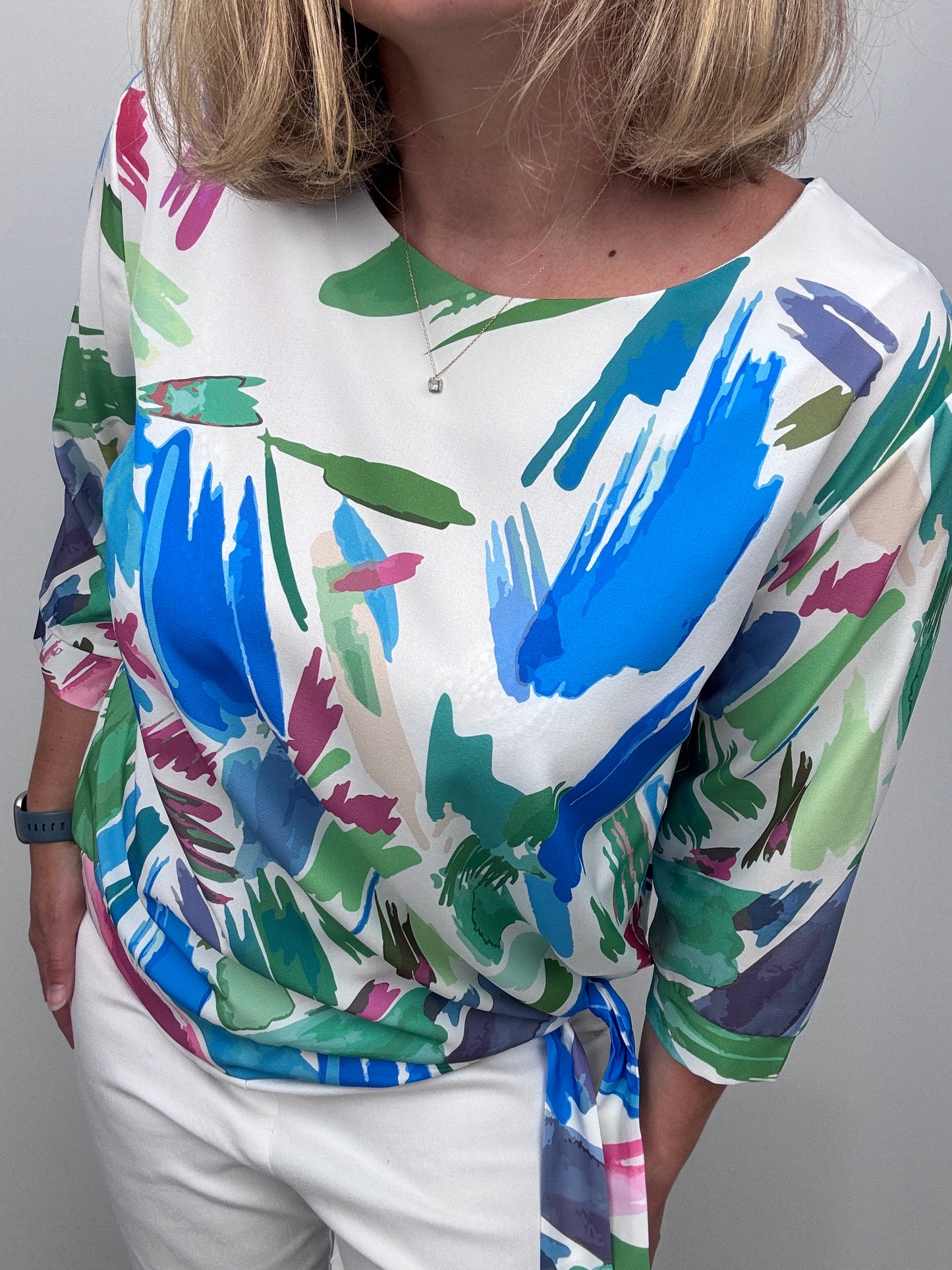 HEBE tie-side top