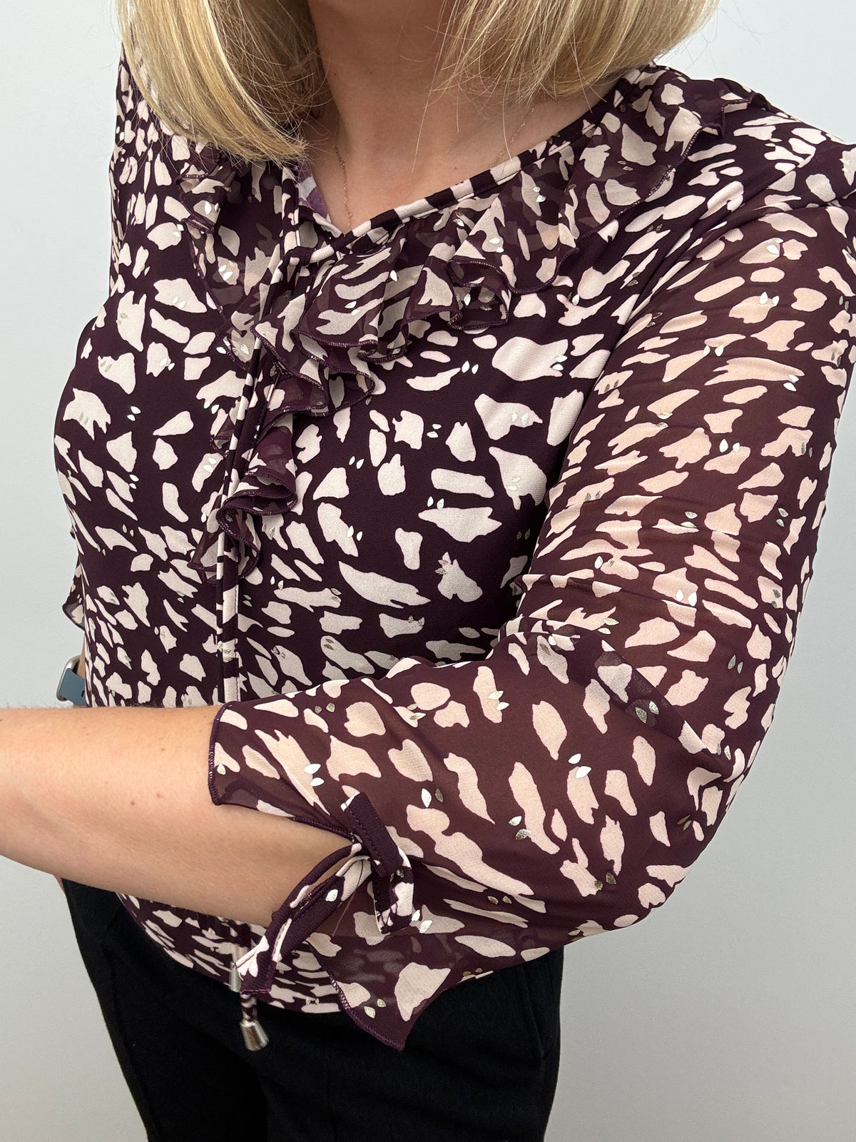 COLETTE burgundy ruffle top