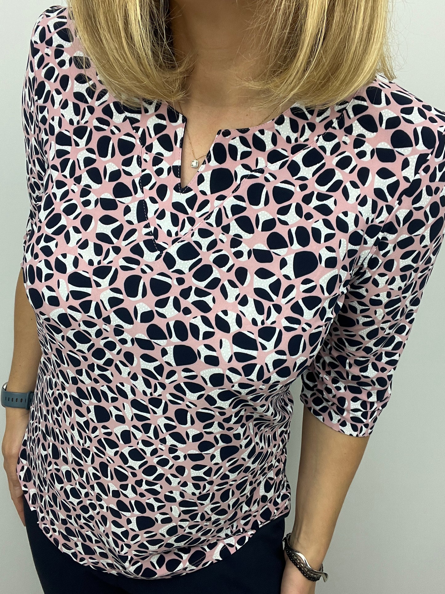 REGINA top with mini v-neck