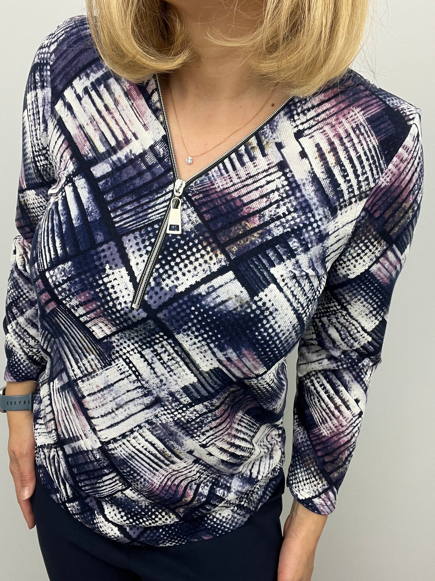 COLETTE fine knit zip top