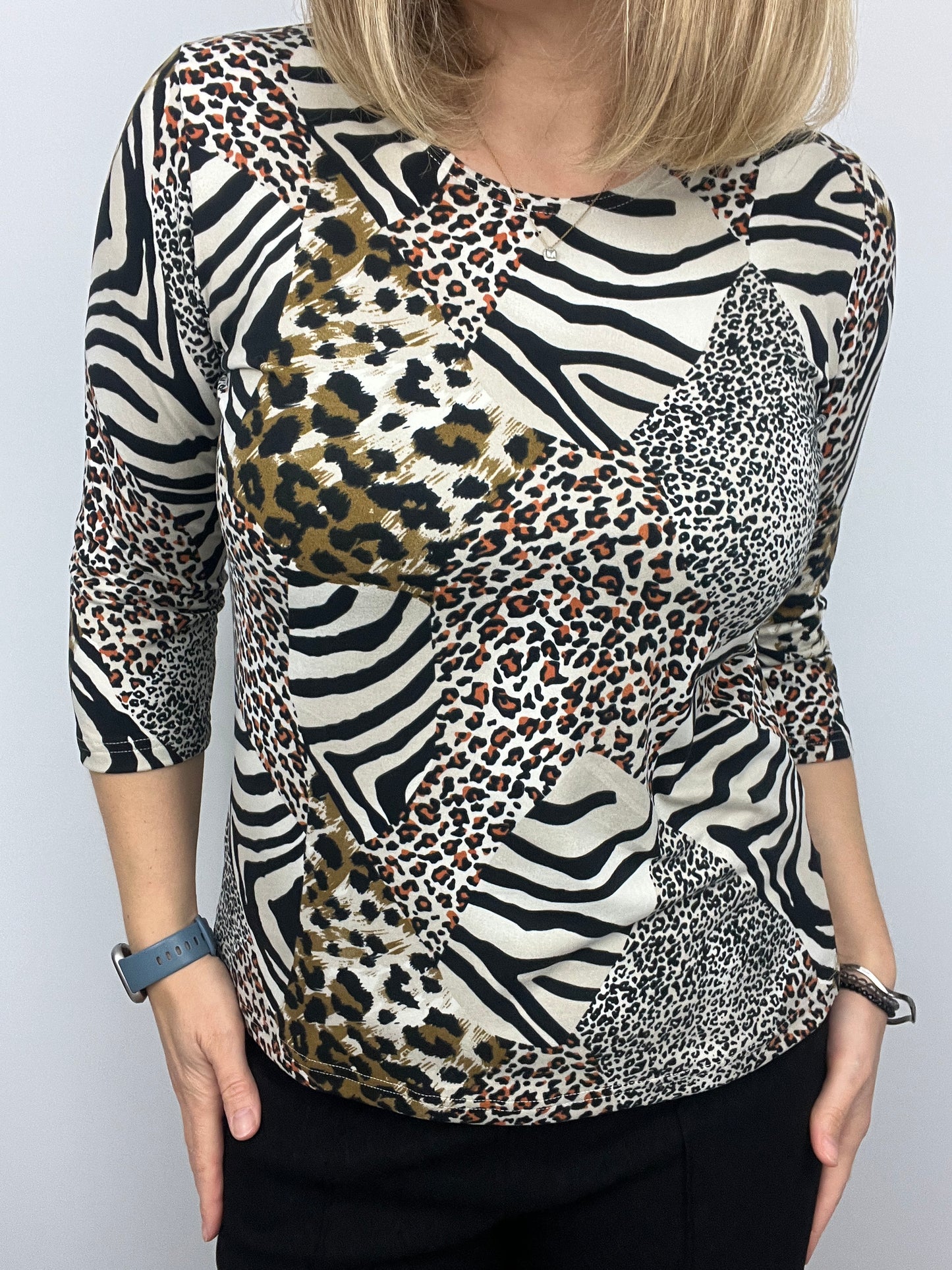 SIENNA peachy feeling style top 3/4 sleeves