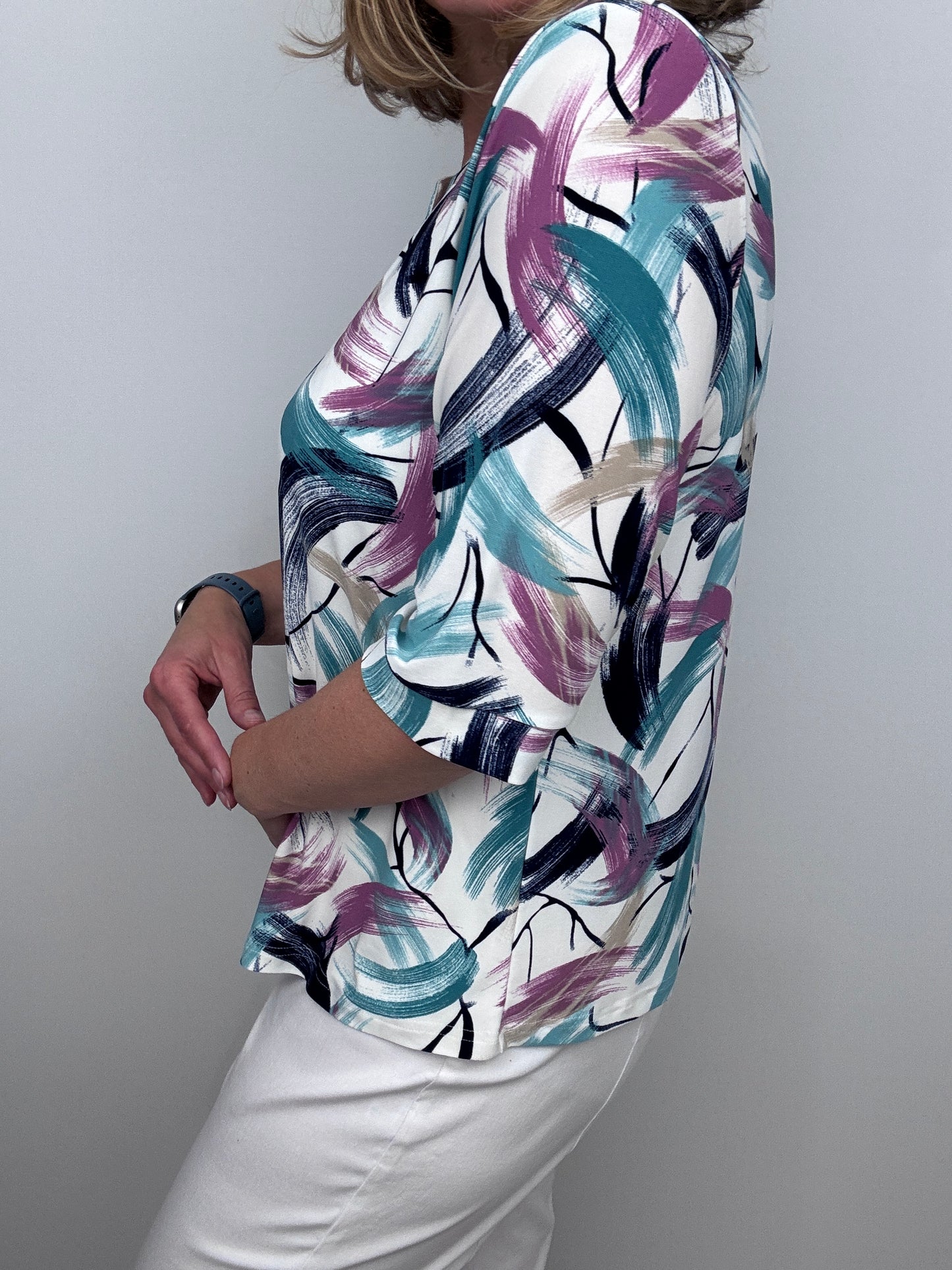 BELLA top with mini v-neck