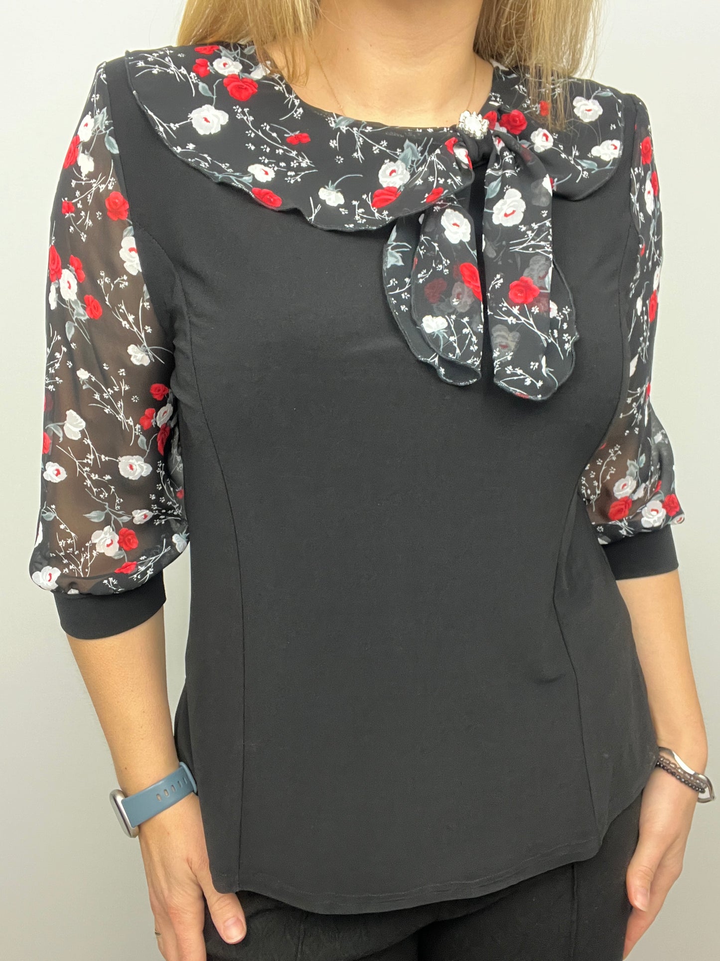 CAROL top with bow detail at neckline