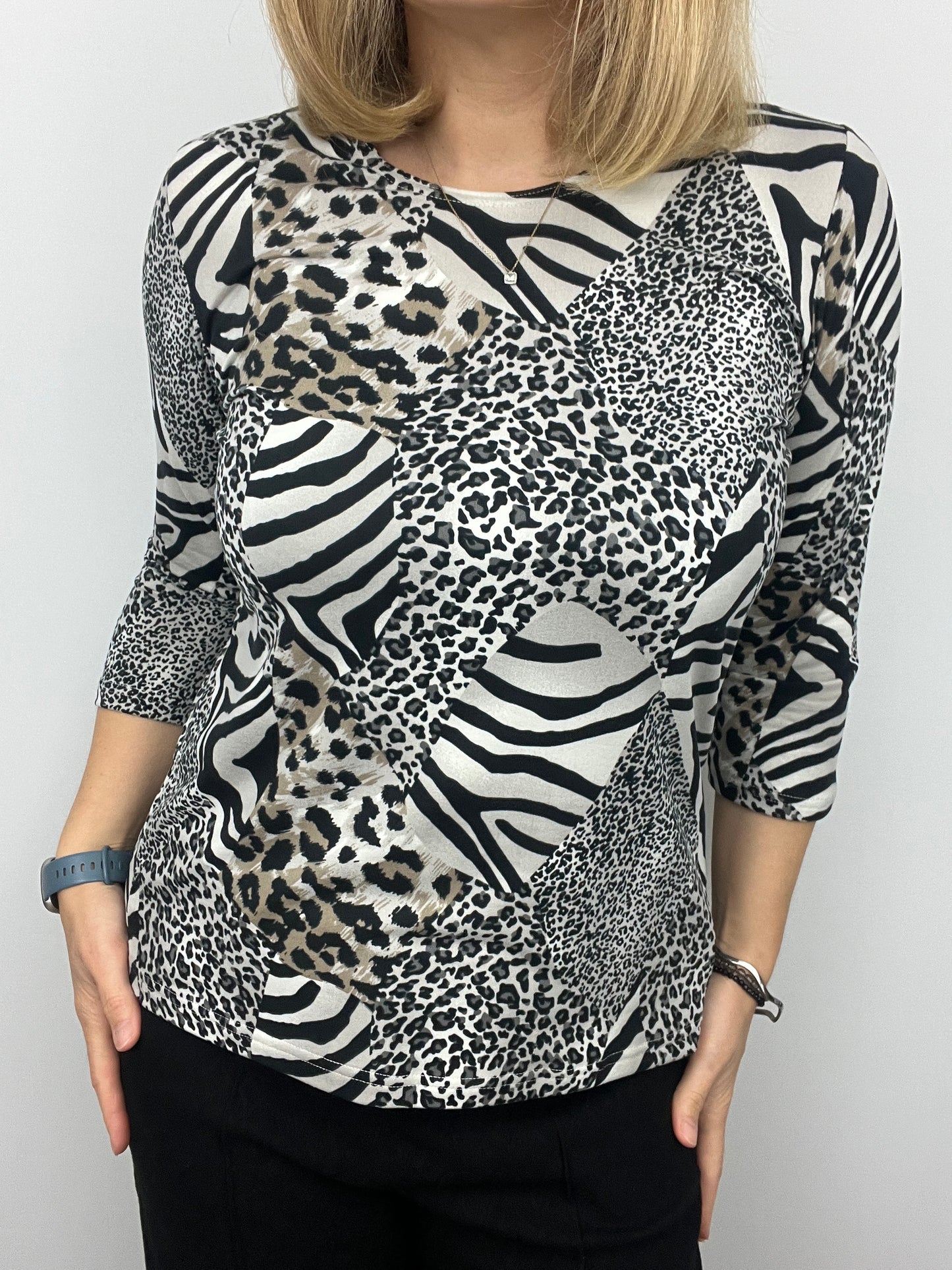 TAYLOR peachy feeling style top 3/4 sleeves