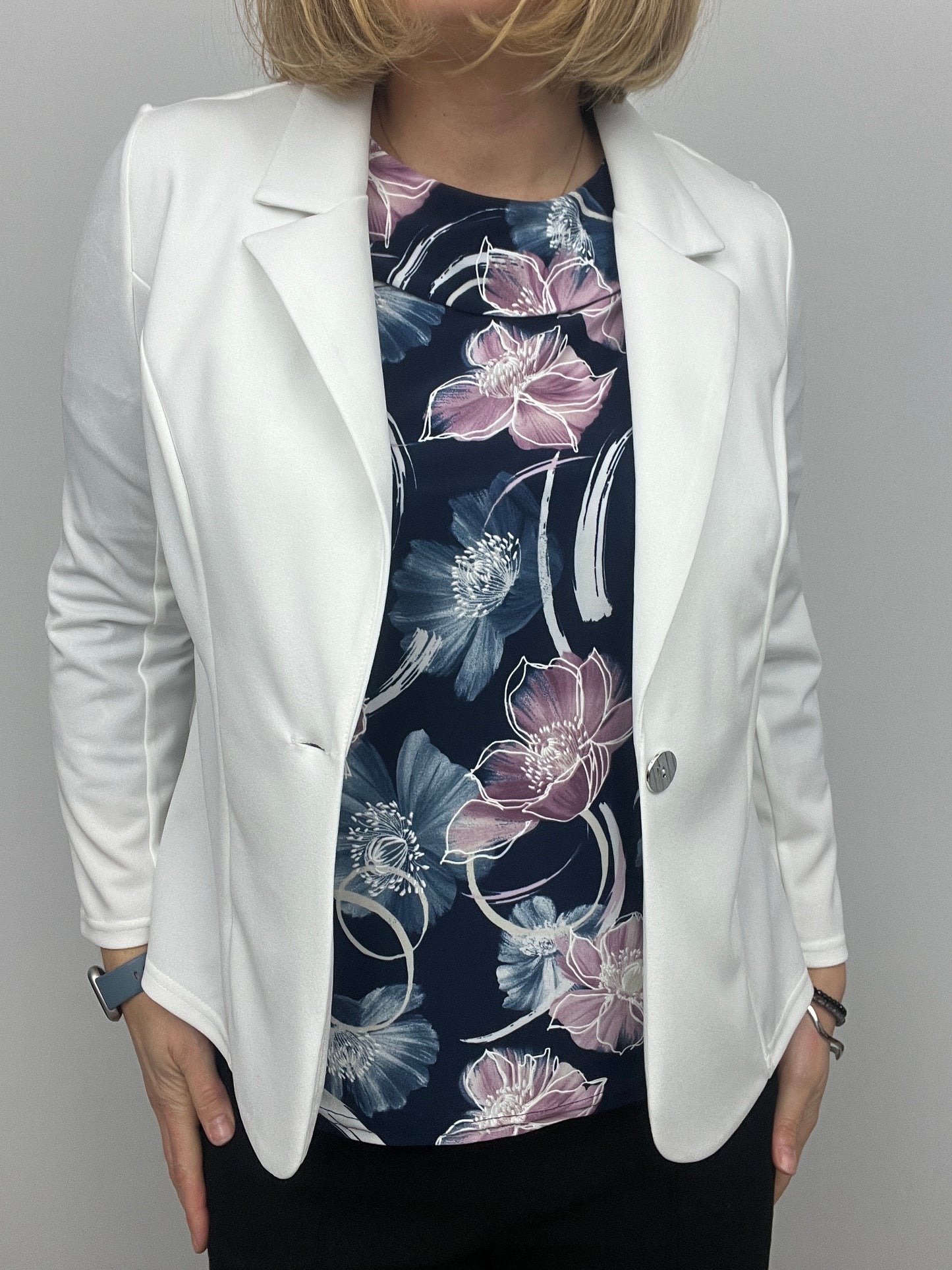 Cream fabric jacket with lapel collar