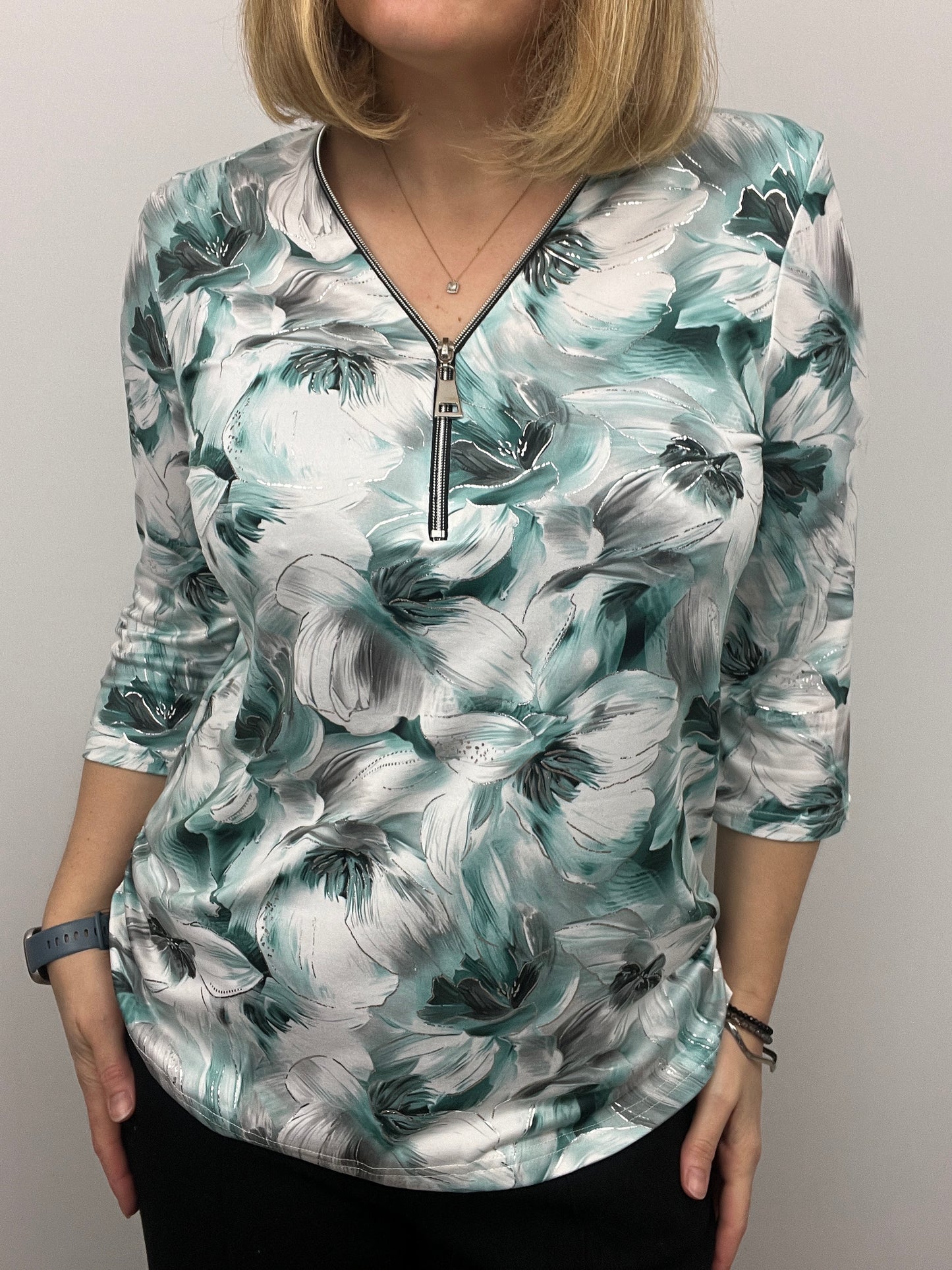 JULIA 3/4 sleeve zip top