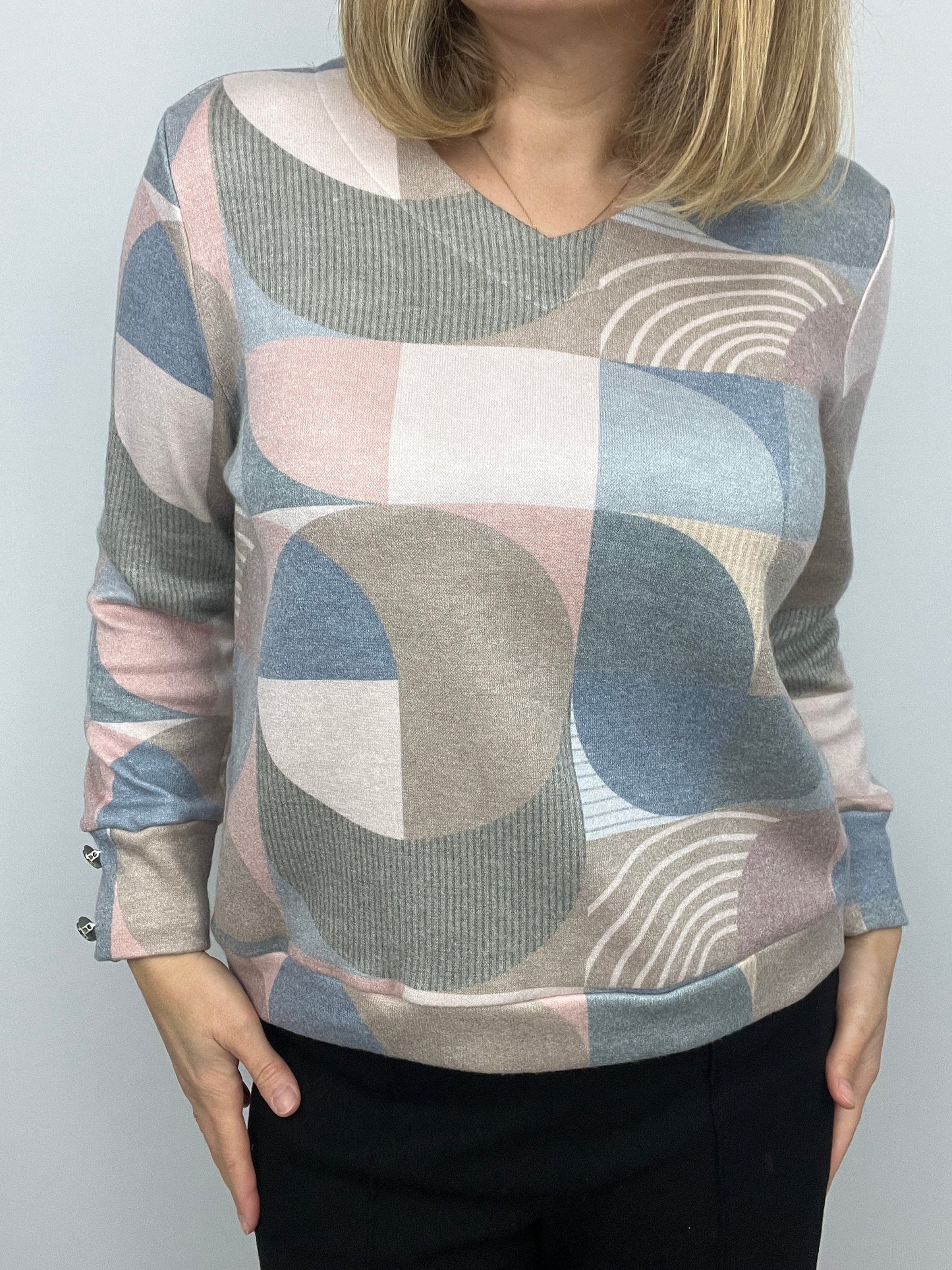 MEREDITH subtle v-neck soft jumper