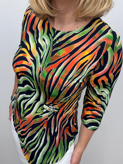 TRACEY round neck top with dipped hem